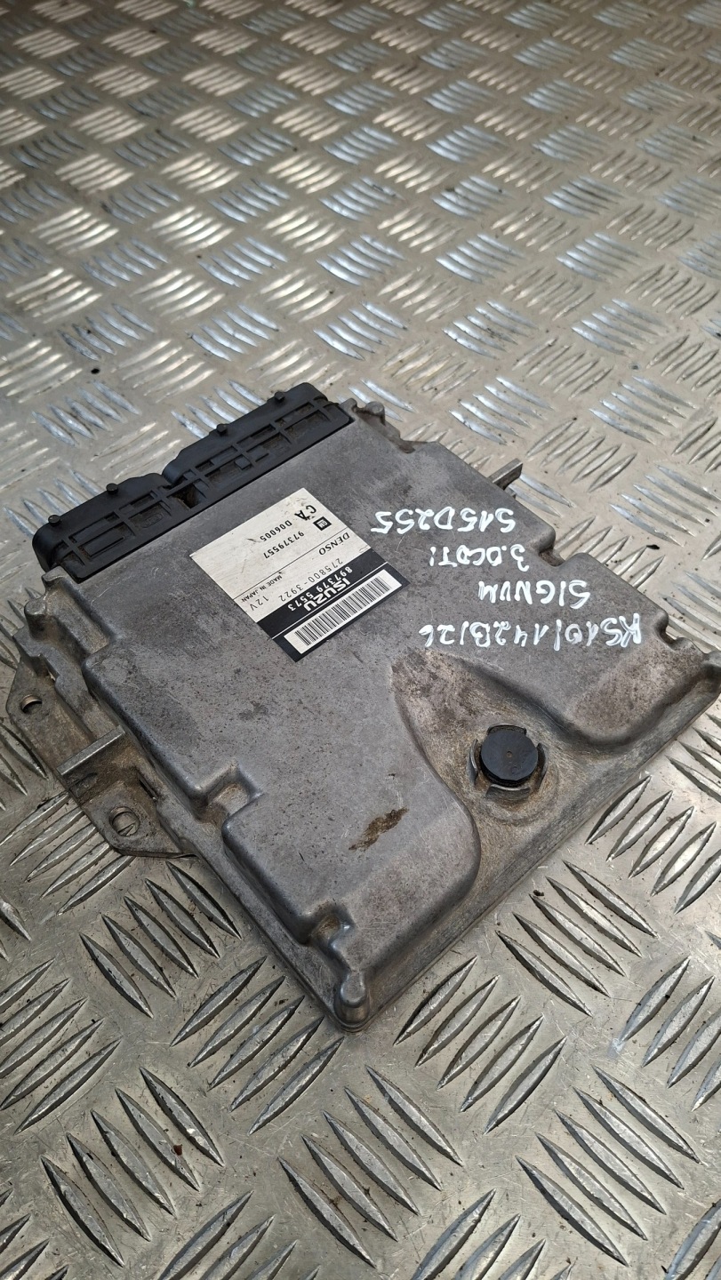 control unit of the engine OPEL SIGNUM 3.0CDTI 8973795573
