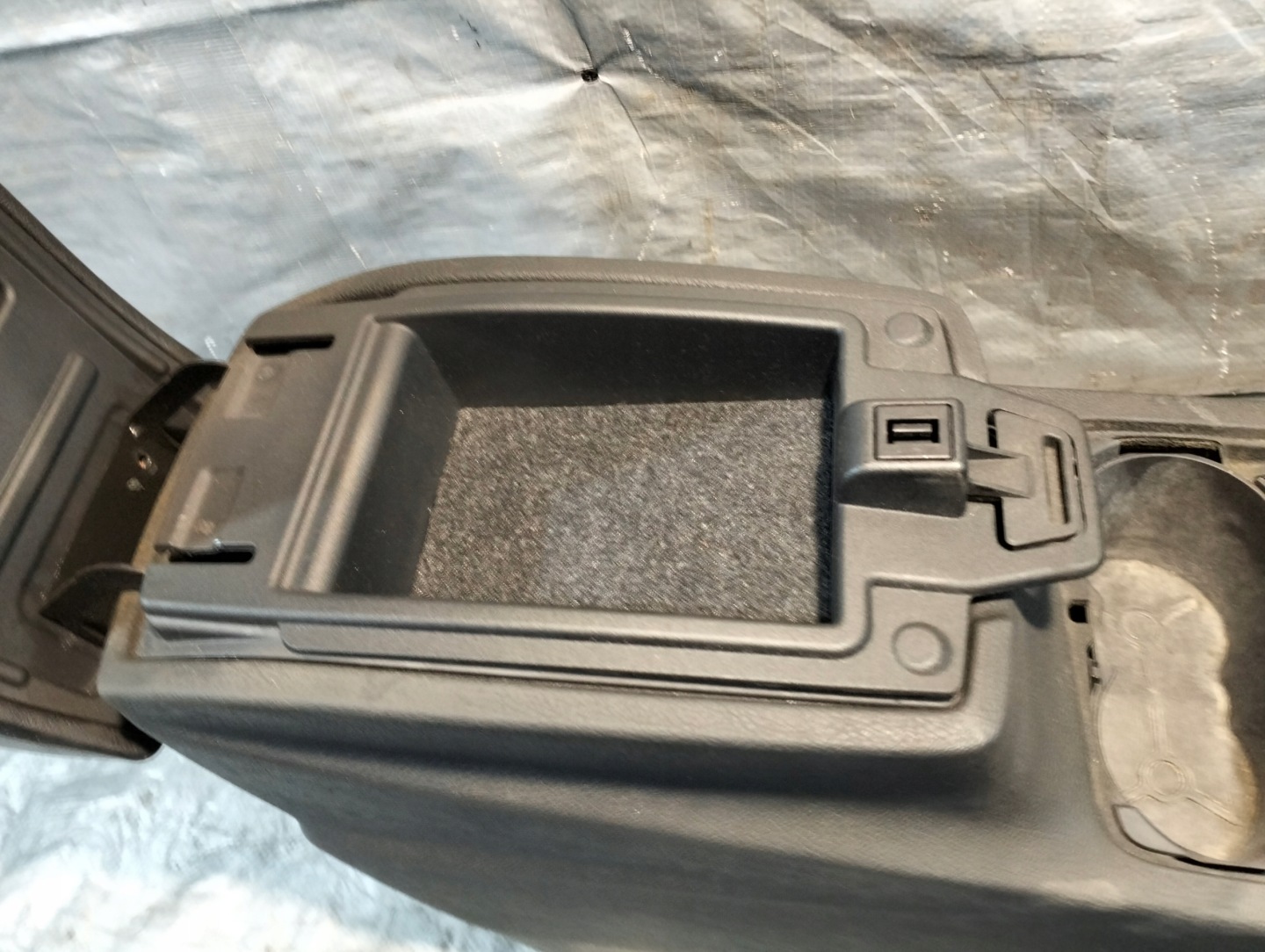 FORD S-MAX MK1 2007r 1.8 TDCI TUNEL central armrest passenger compartment