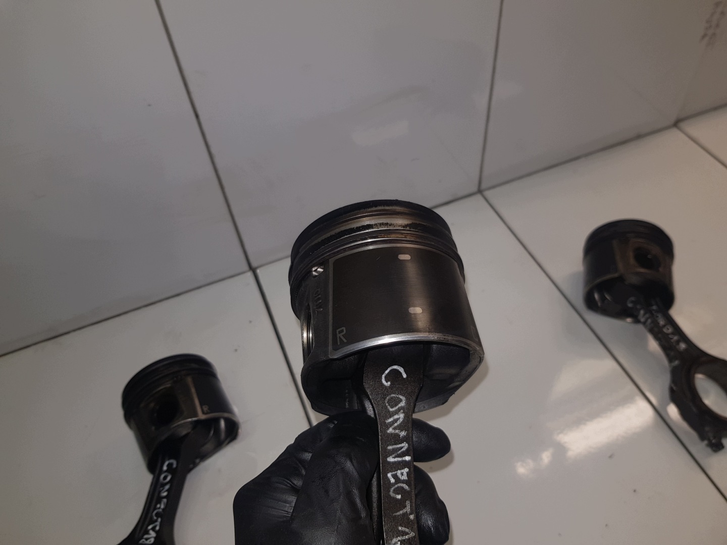 FORD CONNECT FOCUS MK2 1.8 16V piston pistons connecting rod