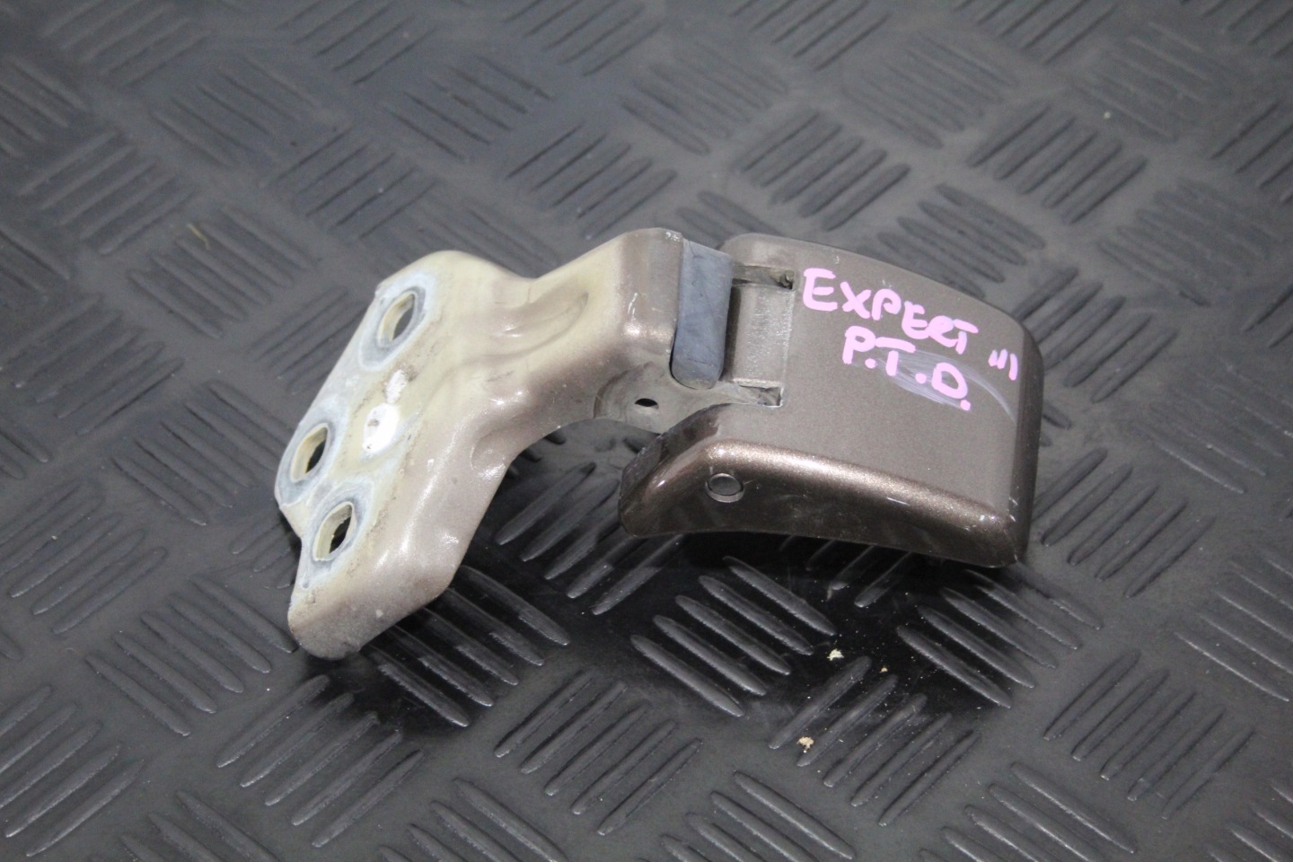 hinge door right rear part lower TRAVELLER EXPERT III 3 9820017880