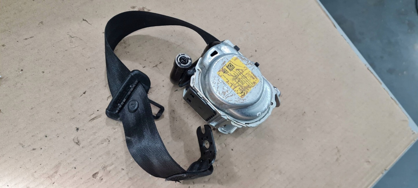 A4 B9 8W Gurten Sicherheits links heck Spanner 8W0857805B