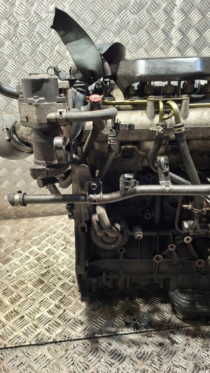 engine unprotected pillar NISSAN ALMERA TINO 2.2D YD22