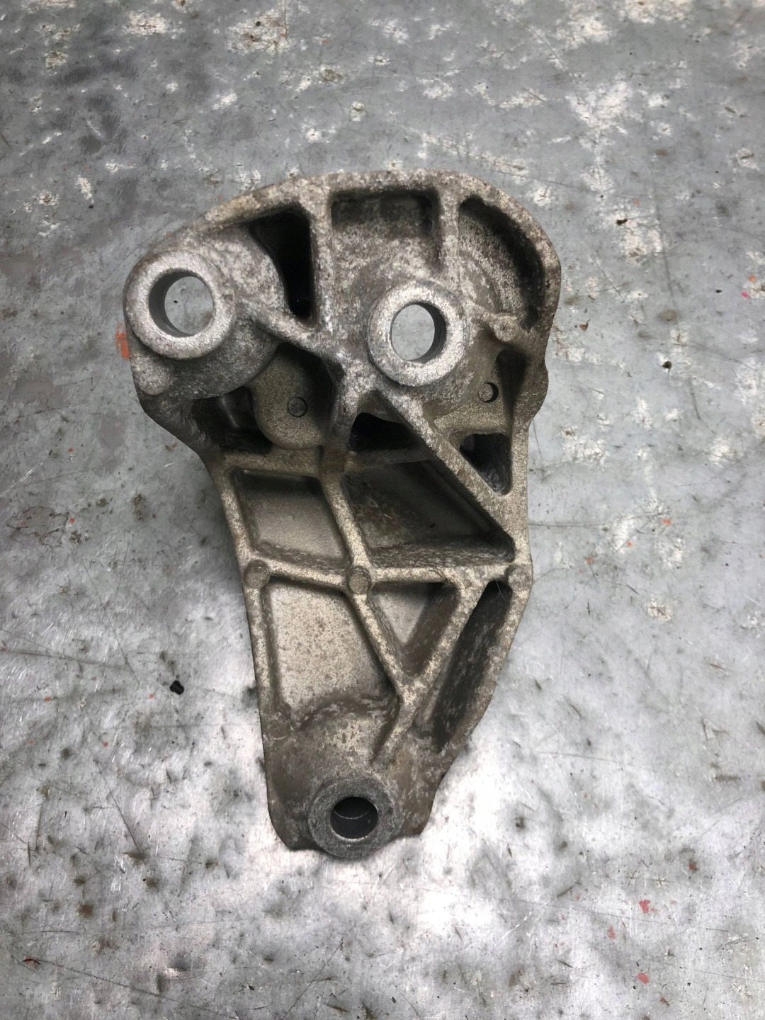 holder engine mount FORD FIESTA MK7 8V51-7M125-AB