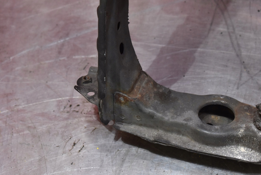 support panel for radiators pillar TOYOTA AURIS 1 and 1.4 VVT-and 97 KM 06-09