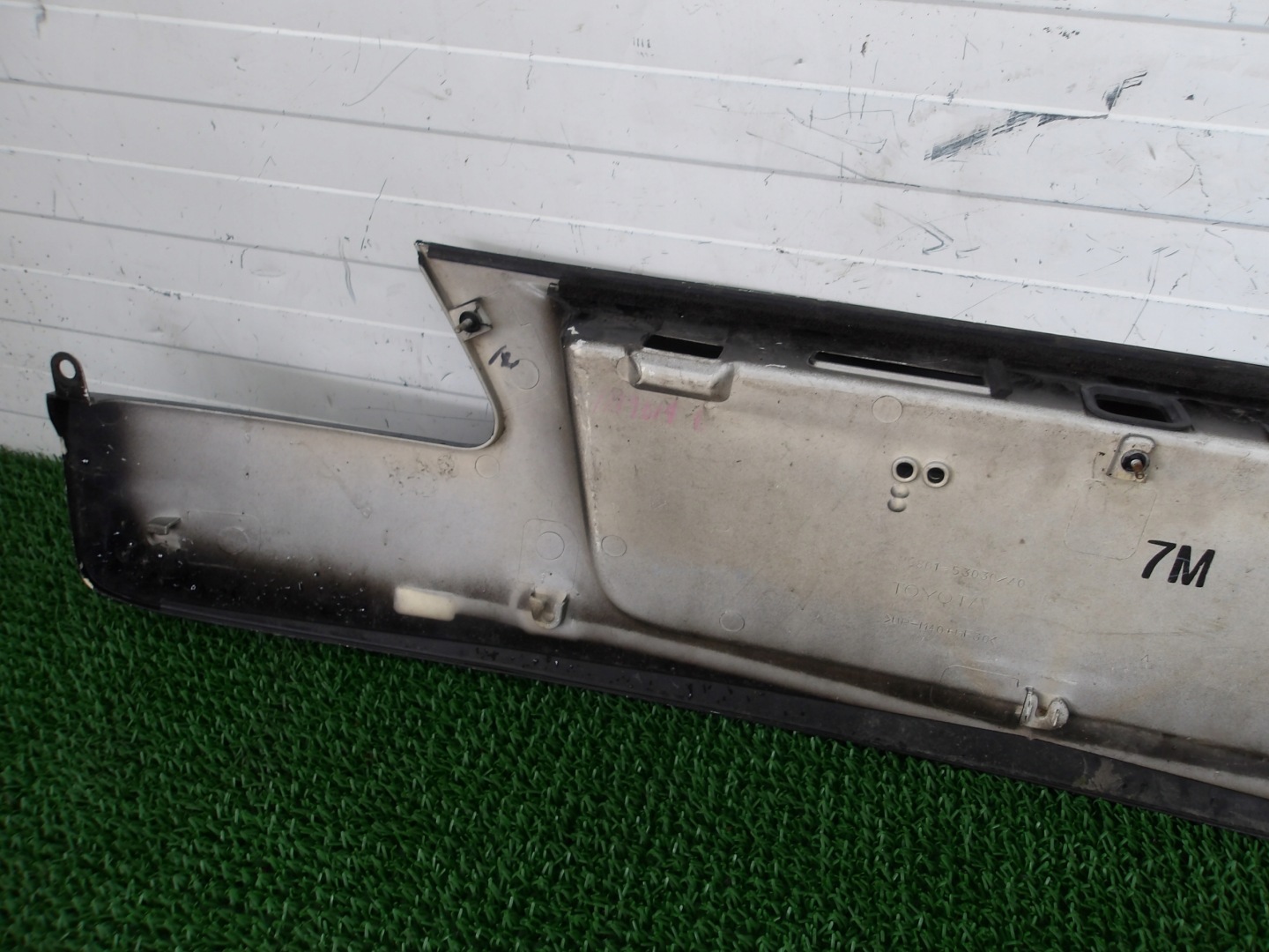 LEXUS II IS250 05-13 cap moulding bonnet rear part OE
