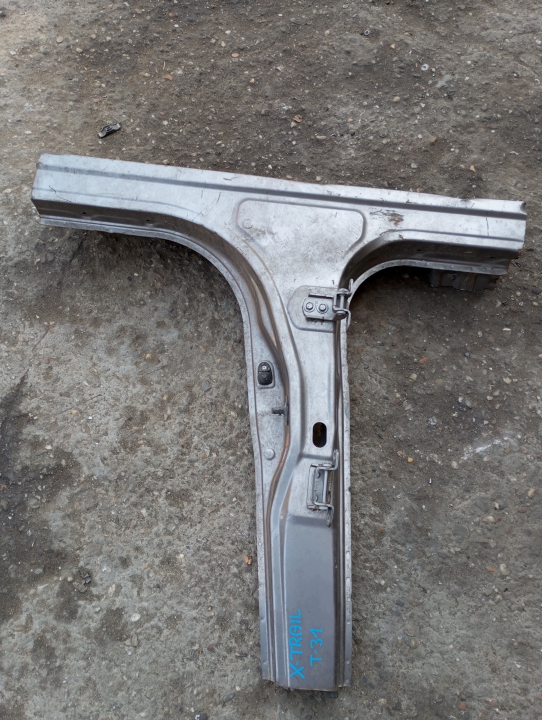 pillar NISSAN X-TRAIL T31 right front