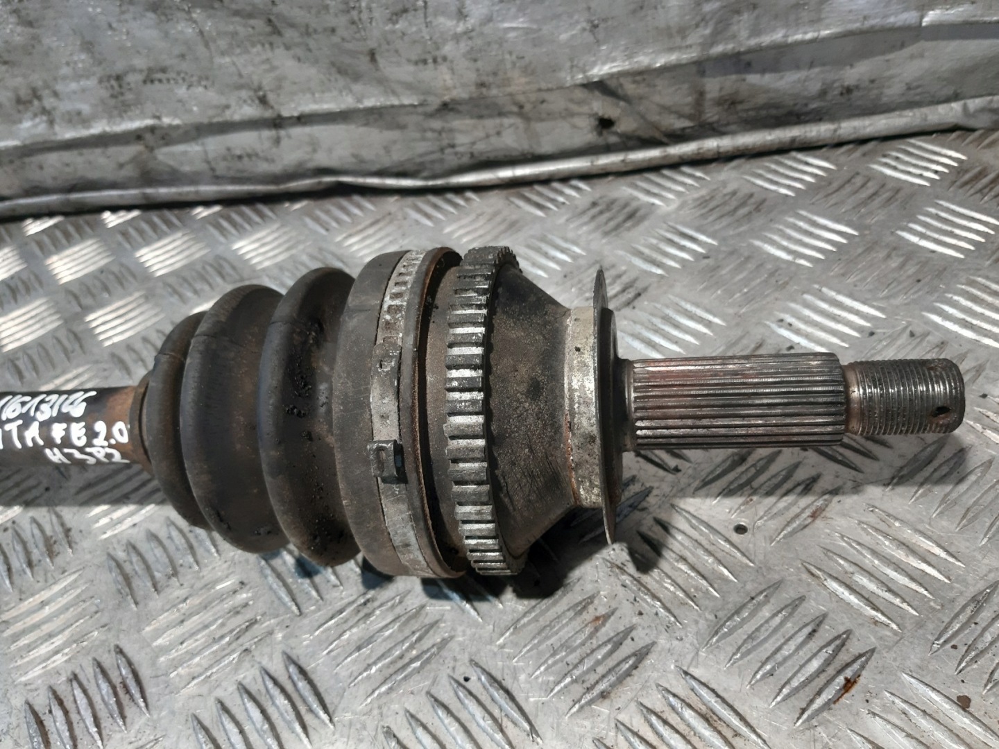 HYUNDAI SANTA FE and semi-axis front left 2.0 CRDI