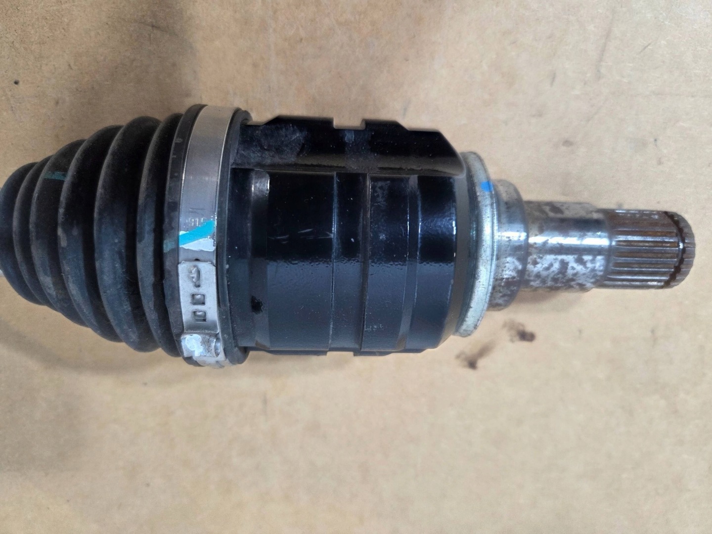 Toyota C-HR and 1,8H semi-axis front left 43420F4040 (P849)
