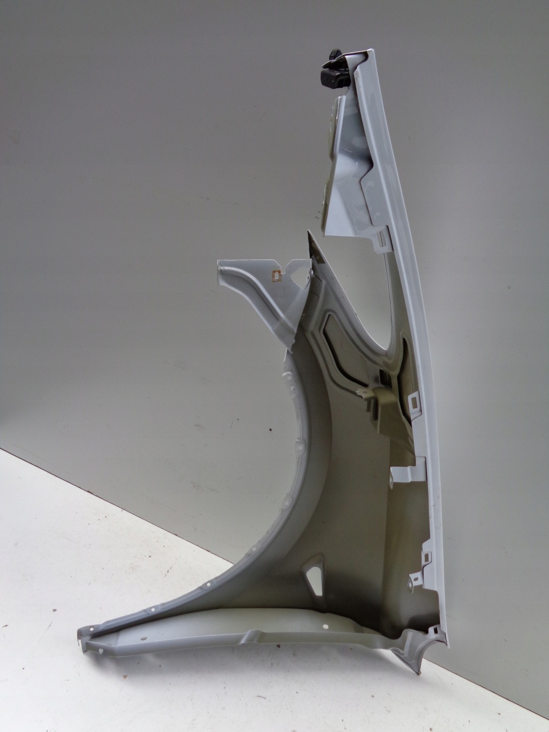 fender right front TESLA MODEL Y NR 51898