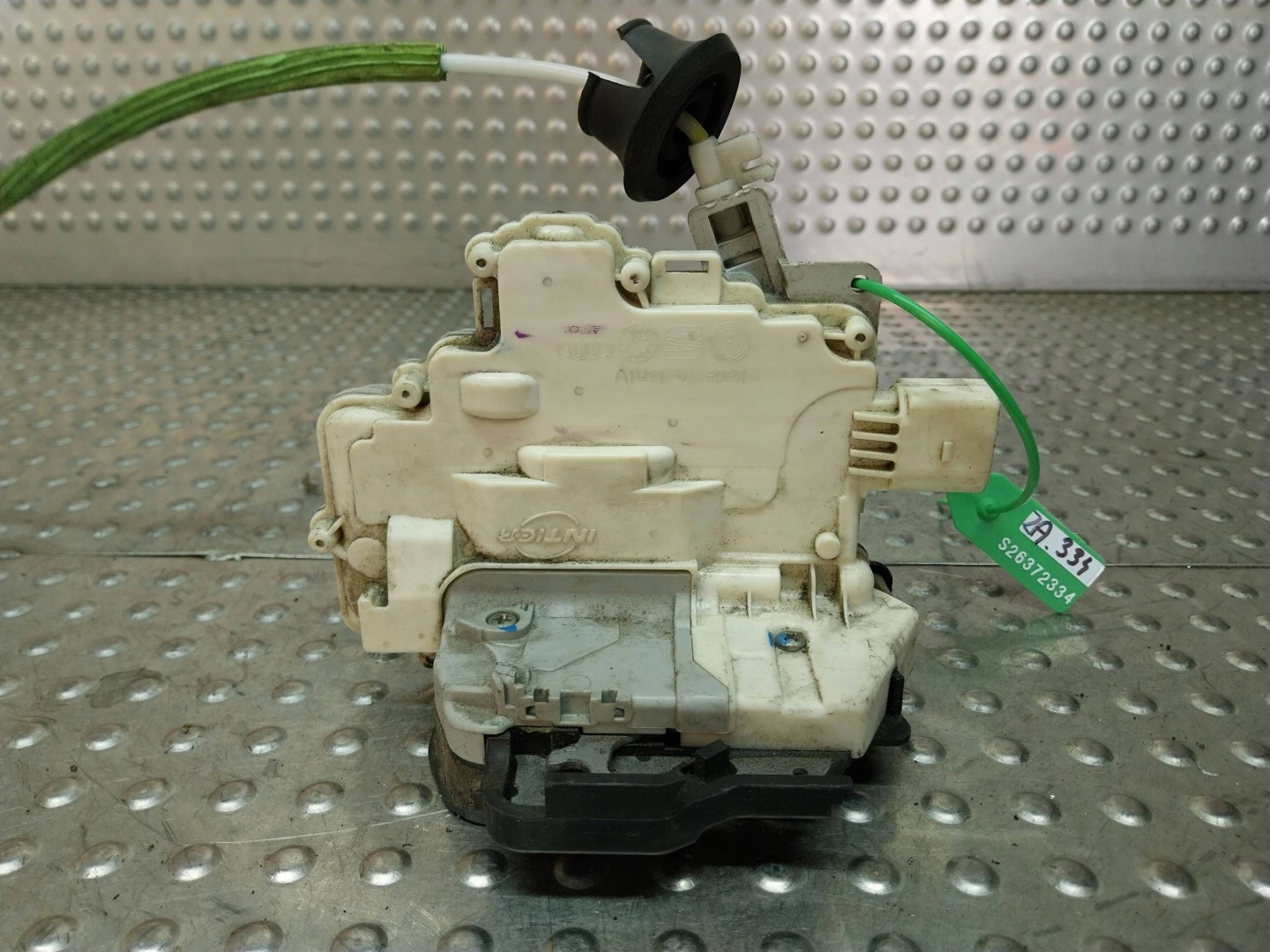 lock door right front 4F1837016 AUDI A6 C6 A3 8P EUROPA 7PIN