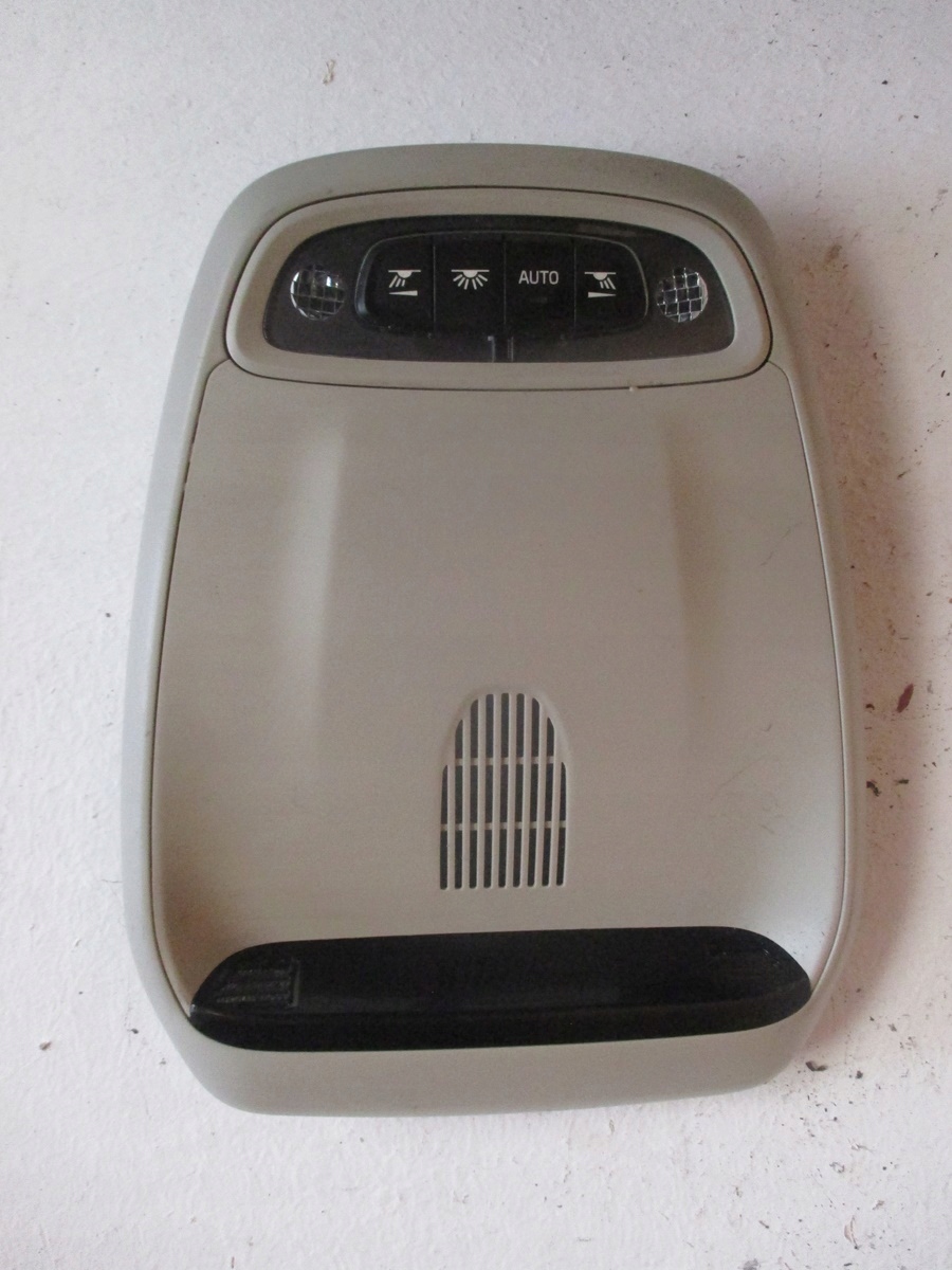 FANALE CIELO INTERNO VOLVO V40 19R
