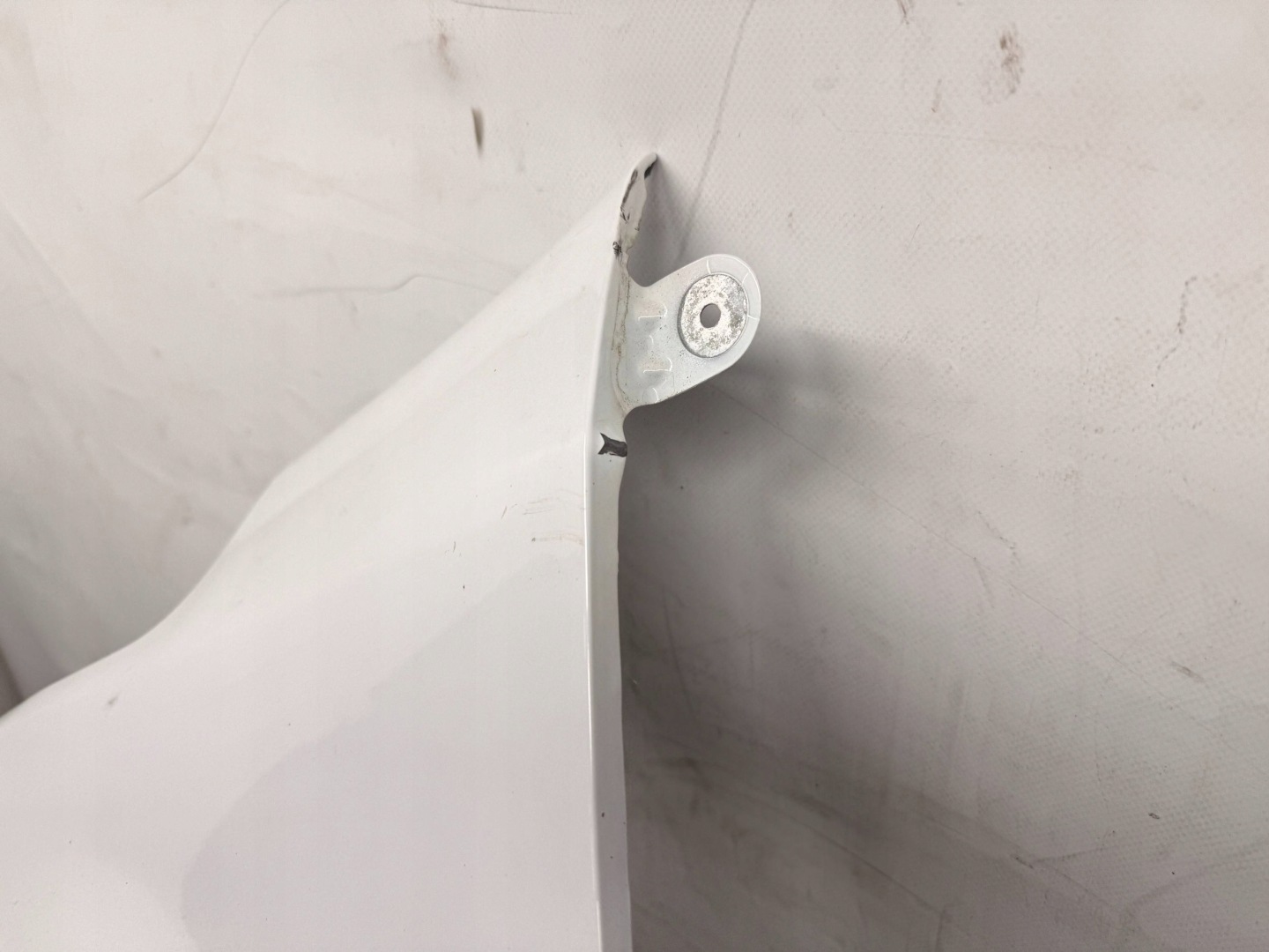 Dacia Duster II fender left front front DV369