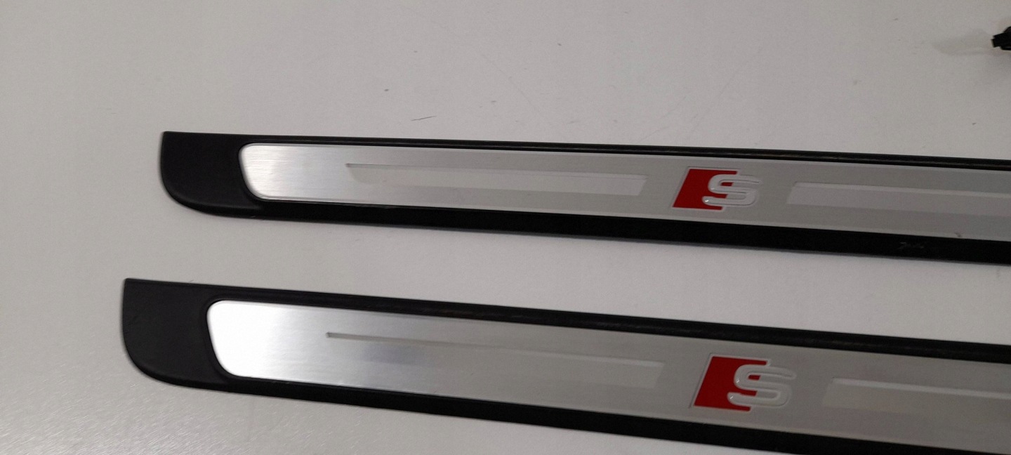 Audi A3 8Y caps for threshold para 8Y0947417A (A4)
