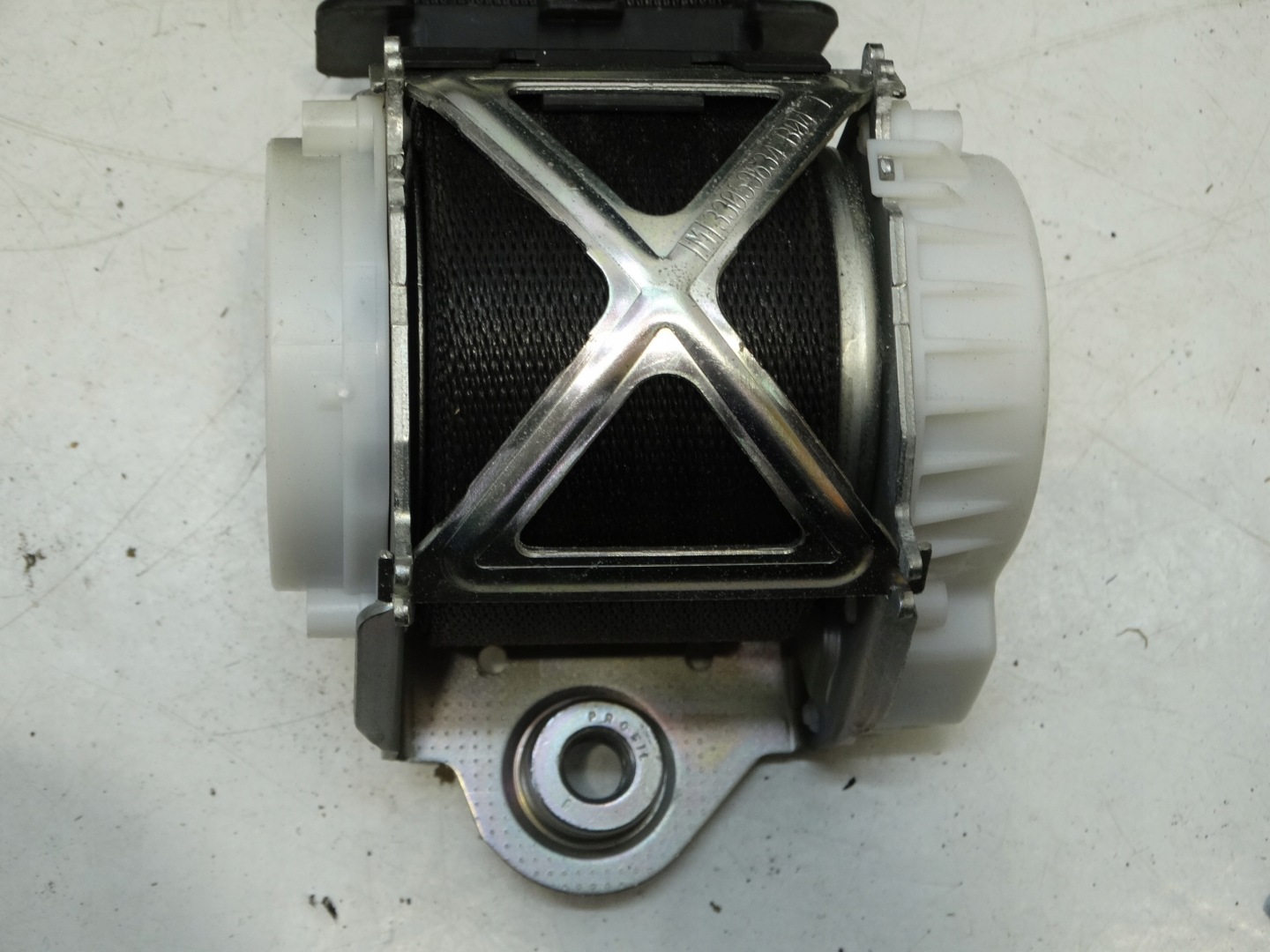 tension belt safety left front BMW 1 F20 2013R. 34078320C