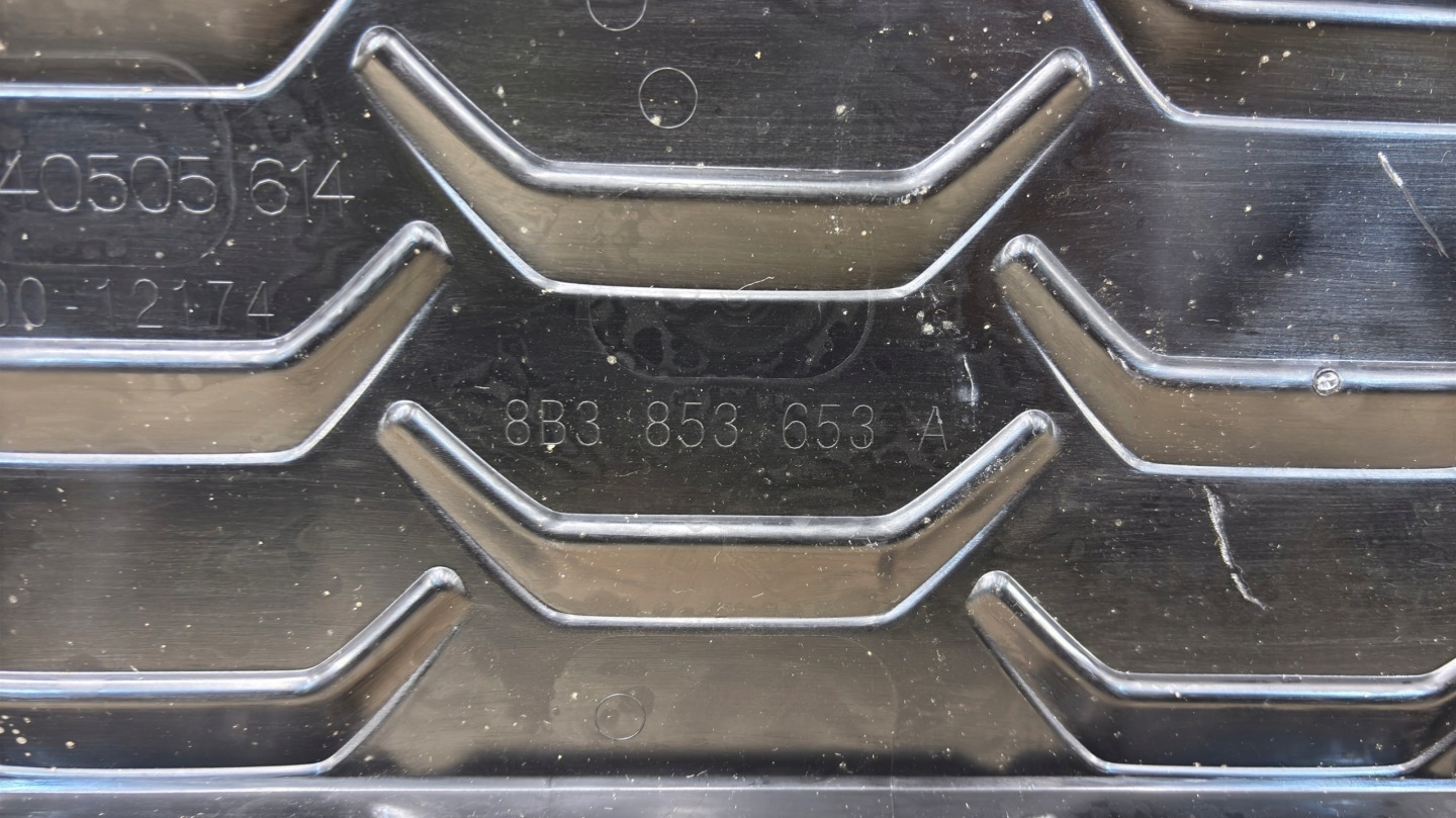 AUDI A5 B10 23R+ Grill Kühlergrill 8B3853653A DOMGR163
