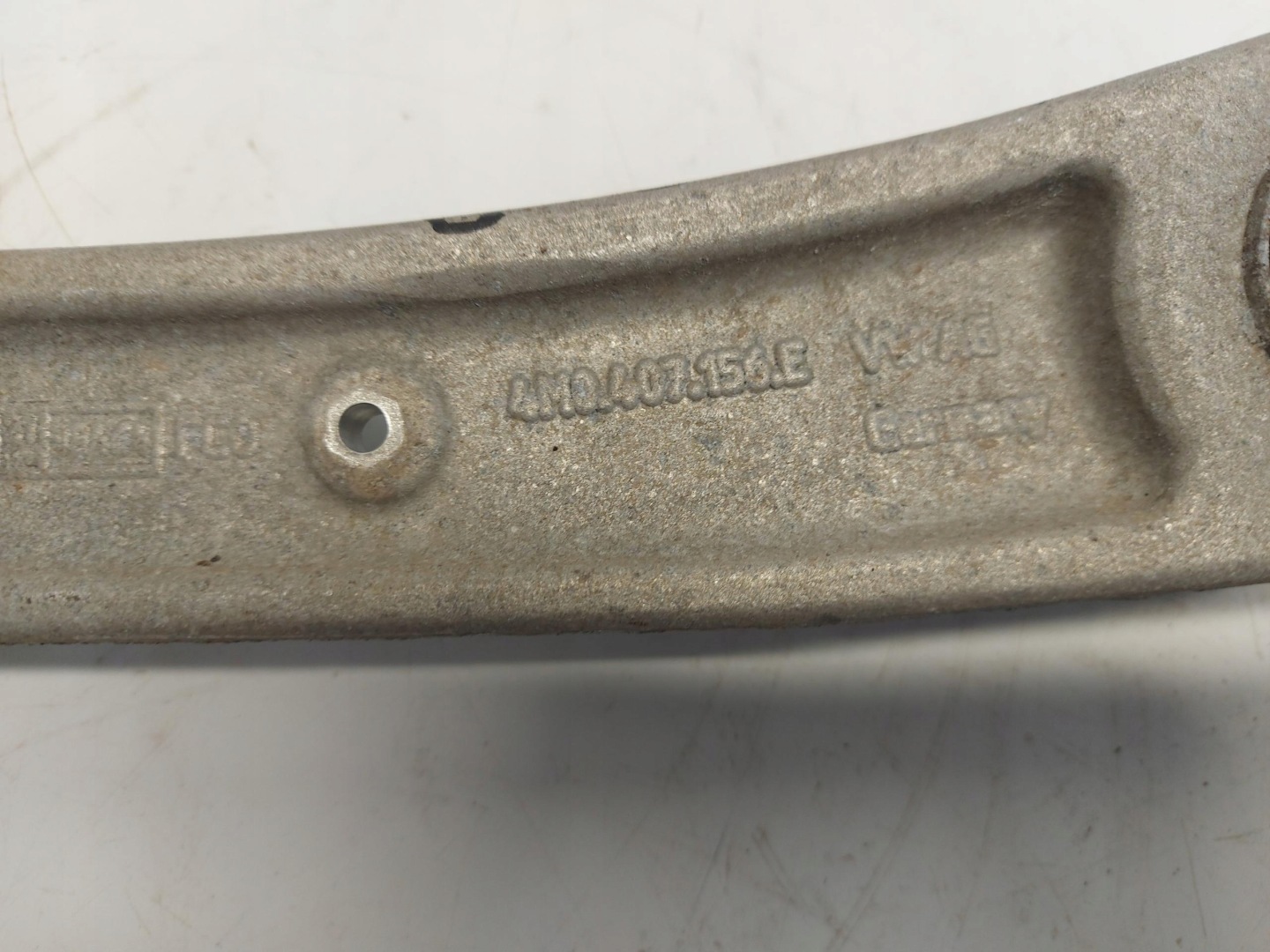 Audi Q8 E-TRON SUV 4KE arm right front front oryg 4m0407156e