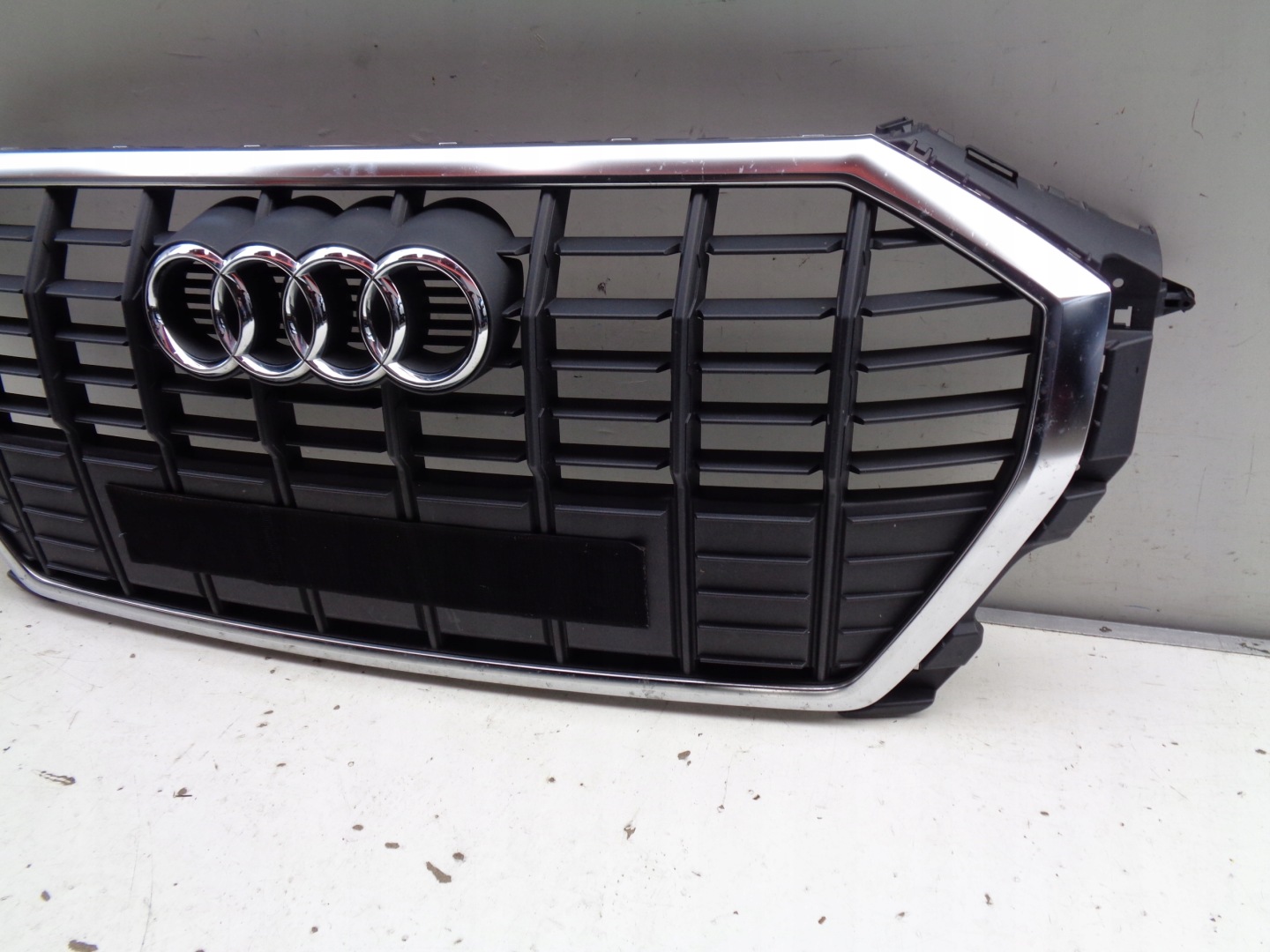 GRIGLIA AUDI Q3 II 83A 18