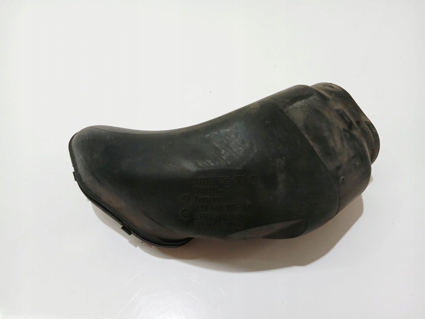csatorna přívod vzduchový BMW E60 E61 306D3 3.0D OE 7796692 (0000216)