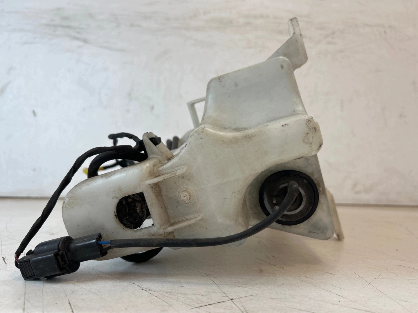 washer fluid tank pump Kia Sorento II Lift