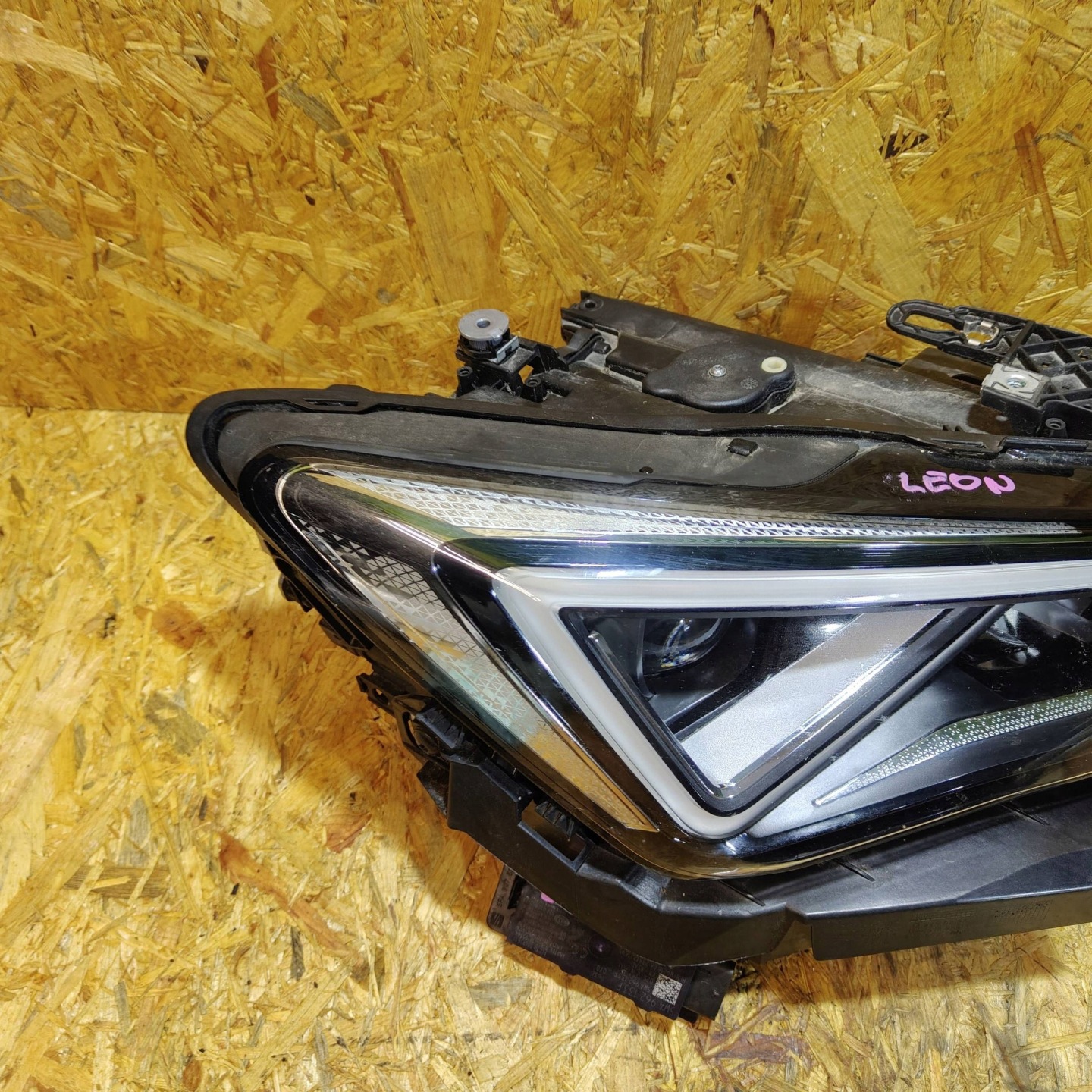 Reflektor front side right Seat Leon IV 5FB941008G DEMONTAZ