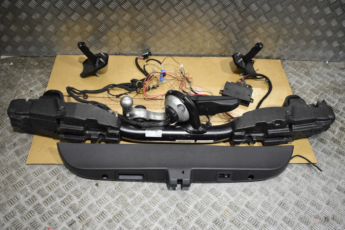 IDEALNY Gancio traino + modulo cablaggio MERCEDES W214 1