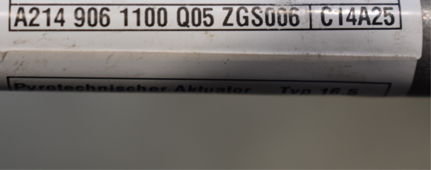 perfect condition NABOJ PIROTECHNICZNY bonnets MERCEDES W214 1