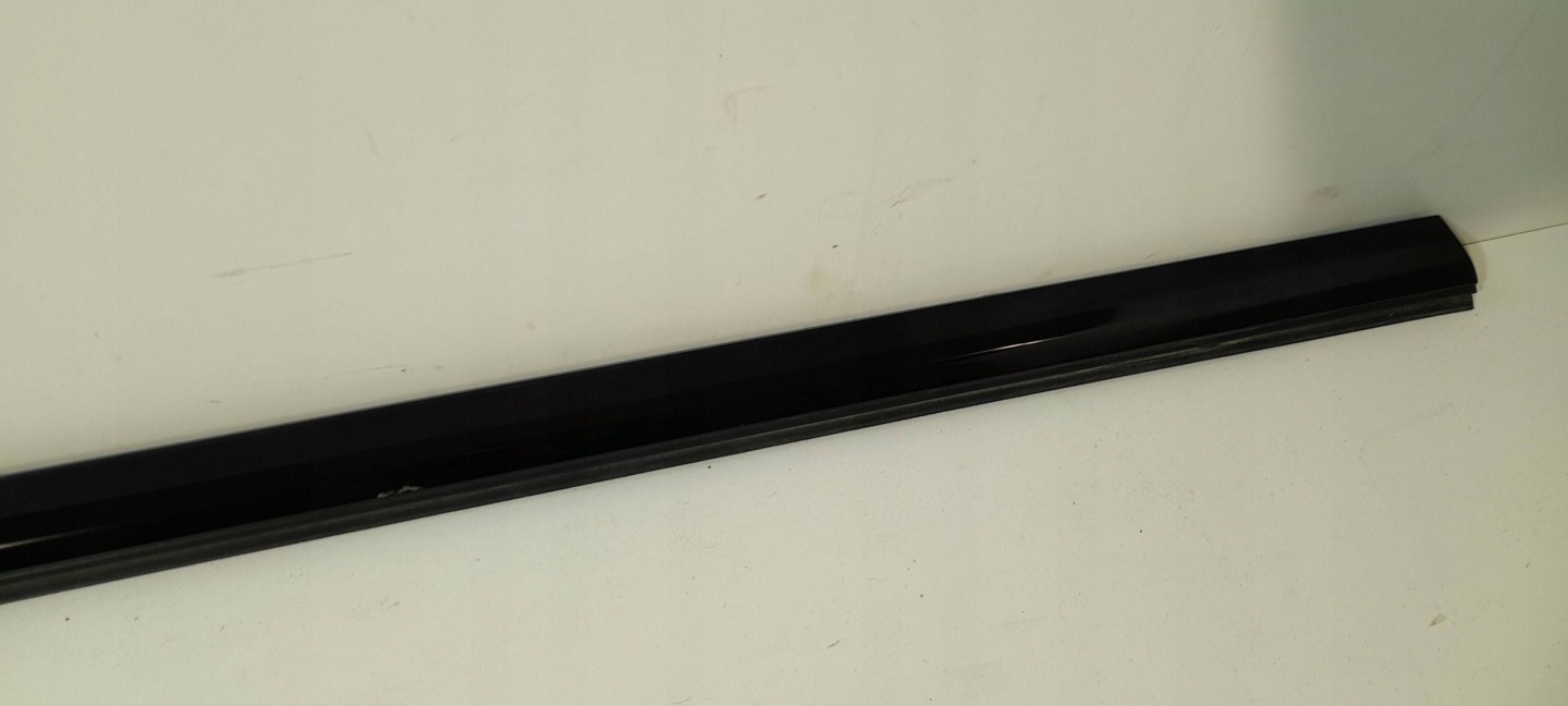 Mercedes-Benz E W238 moulding dust rear right A2386709100 (MR52)