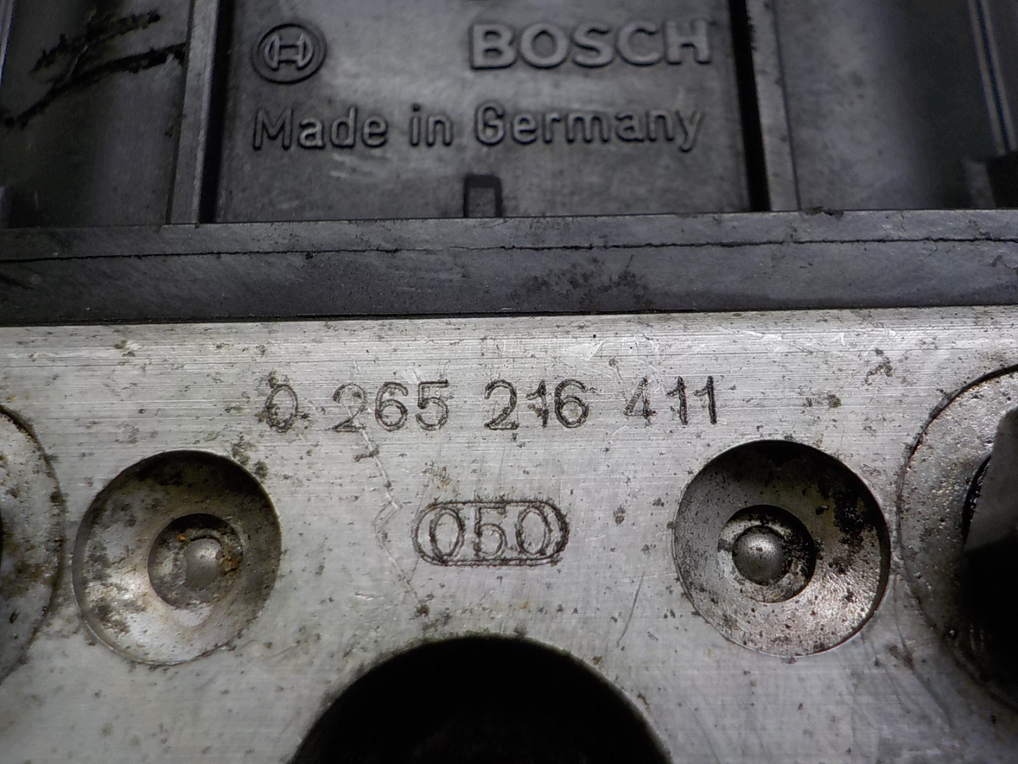 AUDI A4 B5 VW PASSAT pompa ABS 0265216411 8E0614111 0273004132
