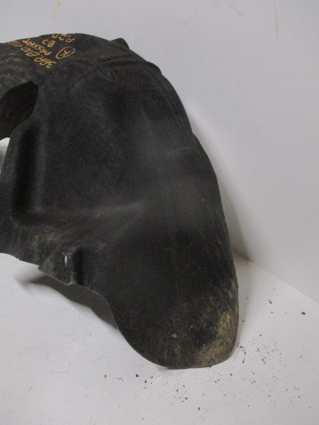 mudguard rear. rear part right VW PASSAT B7 3AA810972
