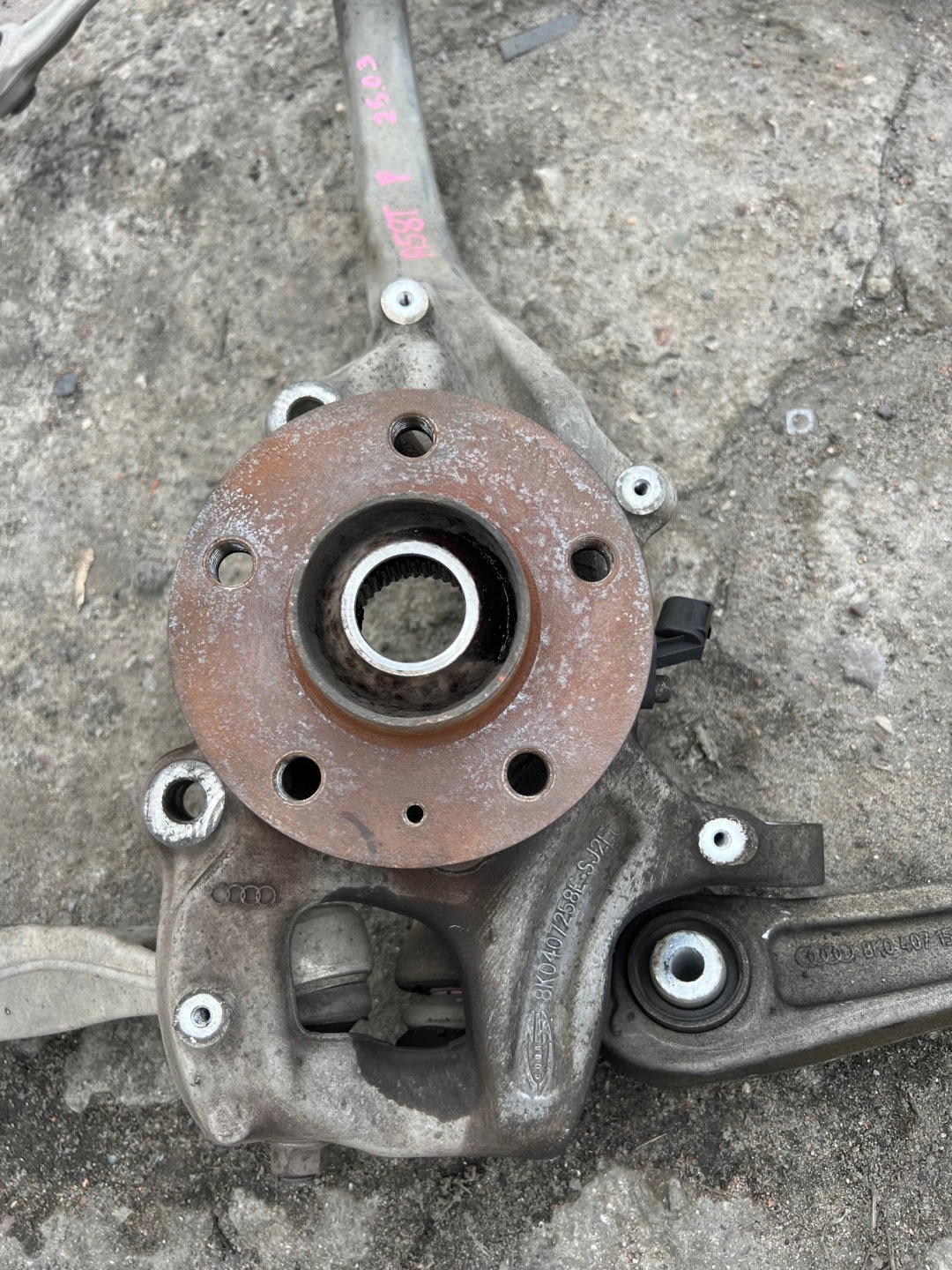 AUDI A4 B8 A5 8T A6 C7 A7 swing right right front 8K0407258E