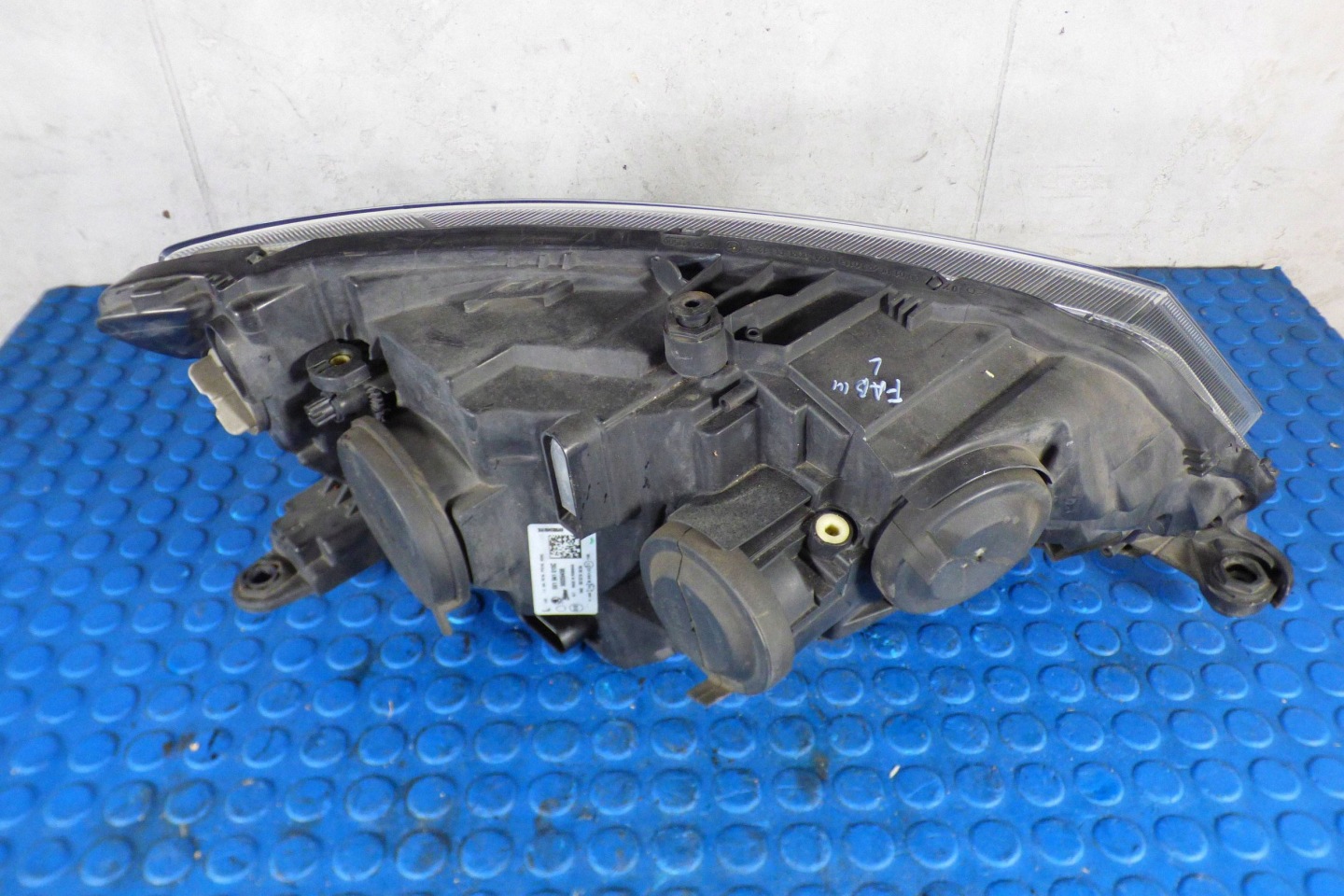 Skoda Fabia III reflektor light left original EUROPA 6V1941015C