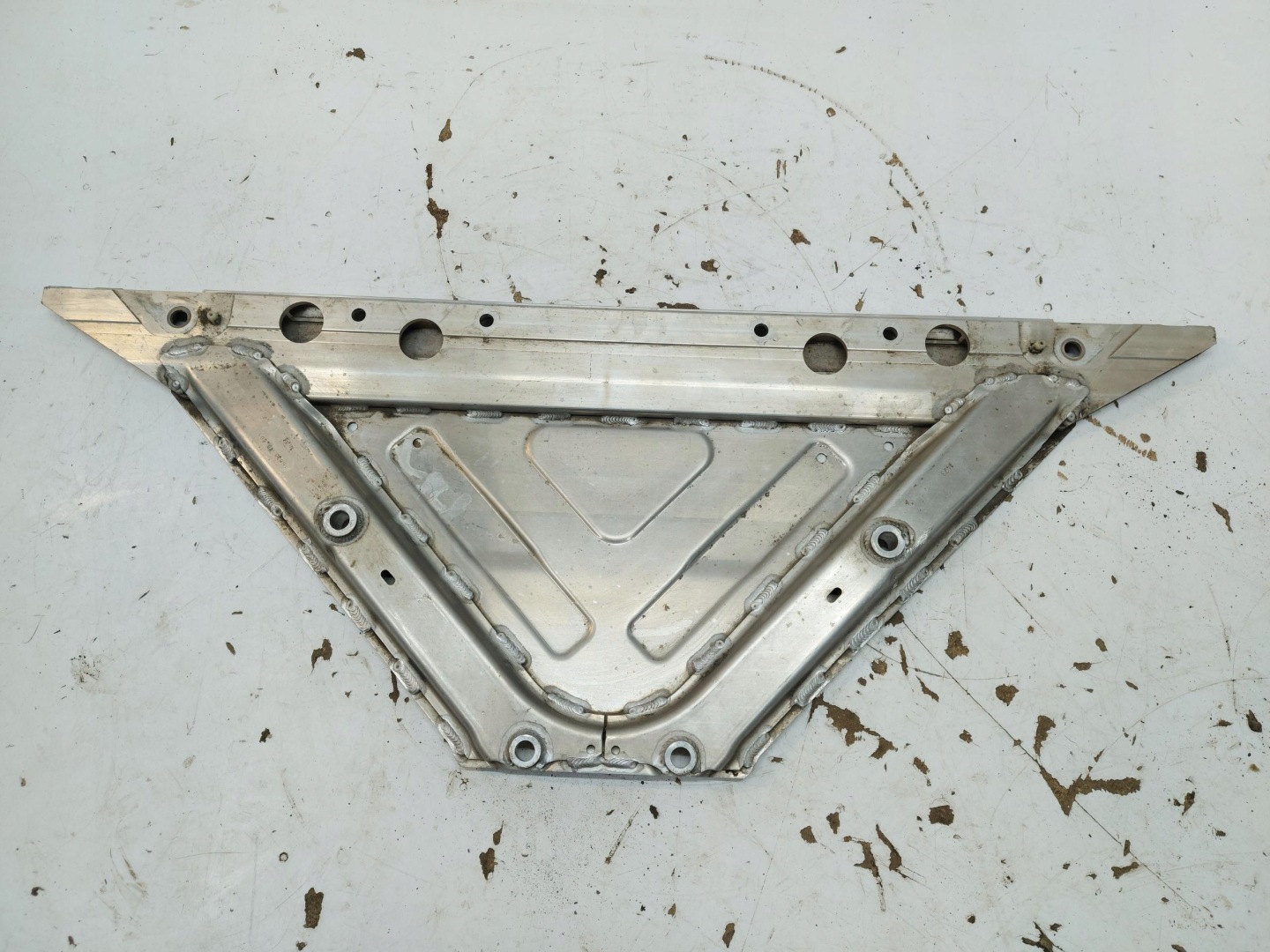 BMW iX1 X1 U11 pillar chassis brace sider front 9880679