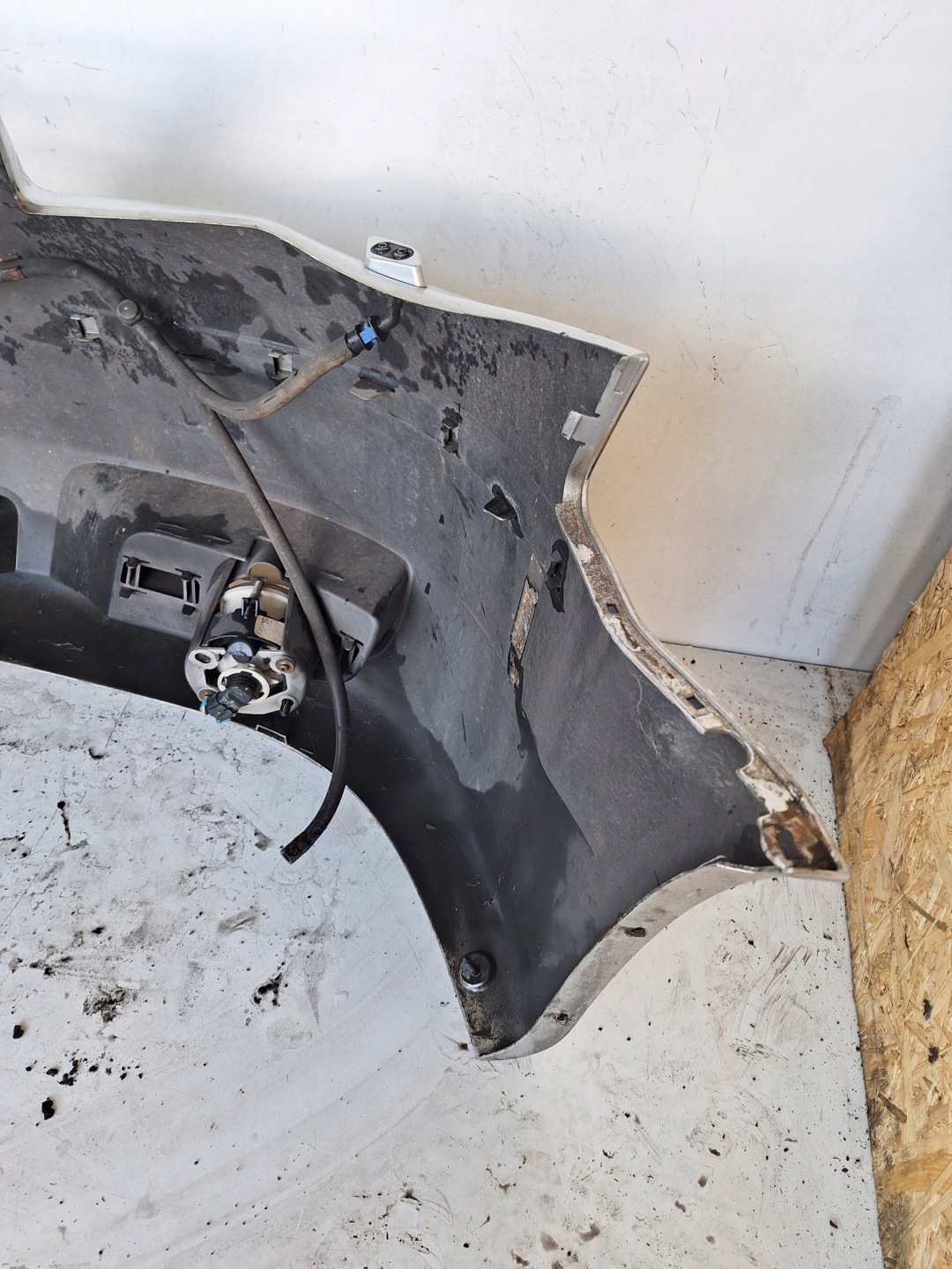 CHRYSLER GRAND VOYAGER 08-11 bumper + XENON