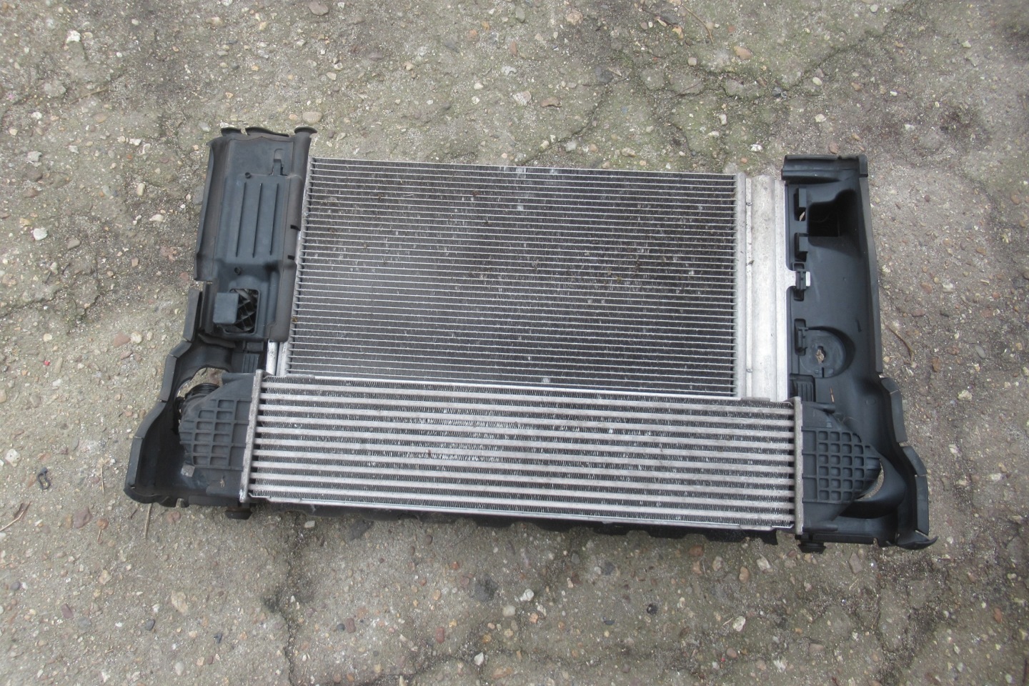 VOLVO V70 2.0 D 09R radiator complete P31305135
