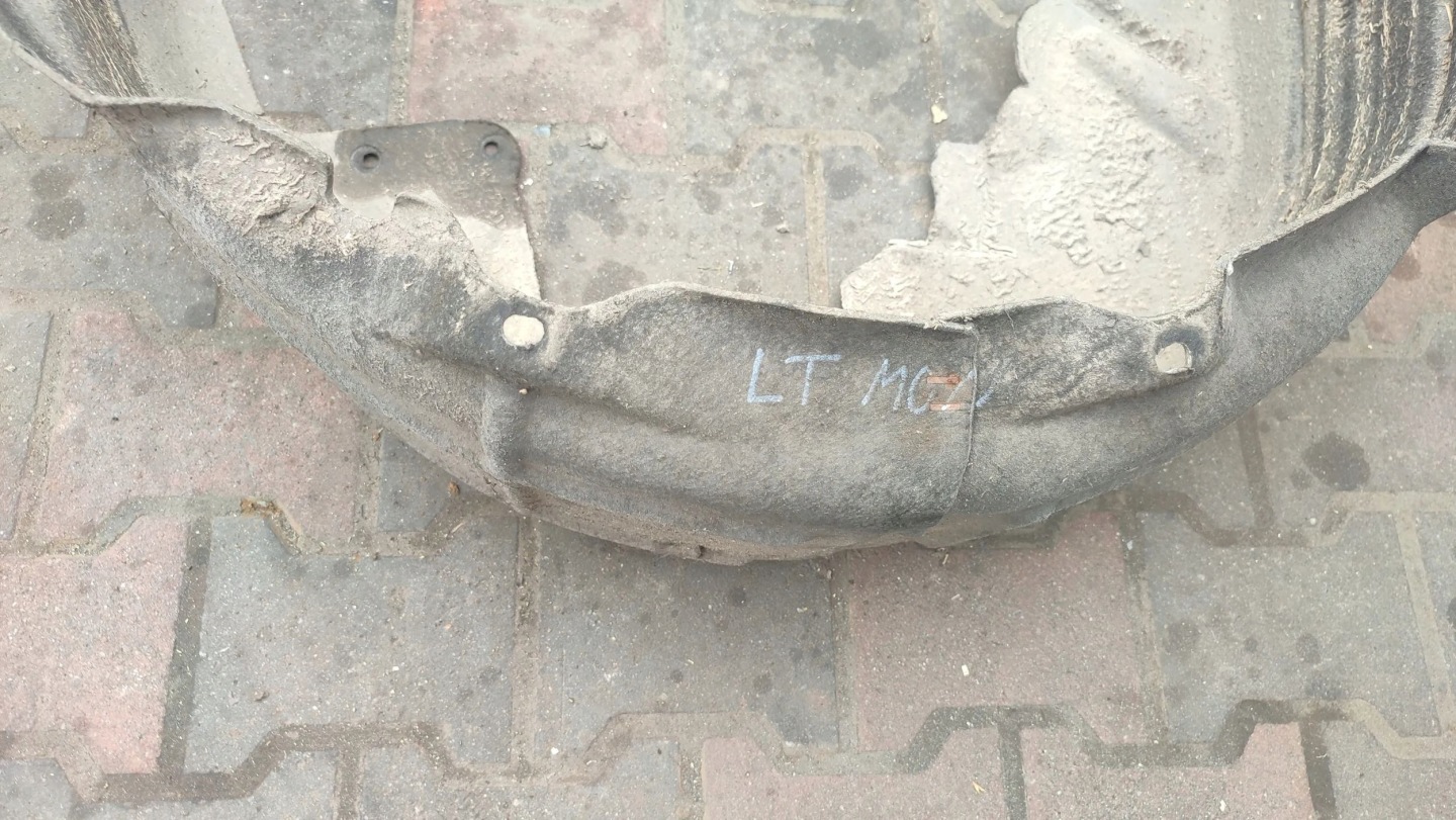 Ford Mondeo MK5 16r 2.0TDCi rear part side left mudguard