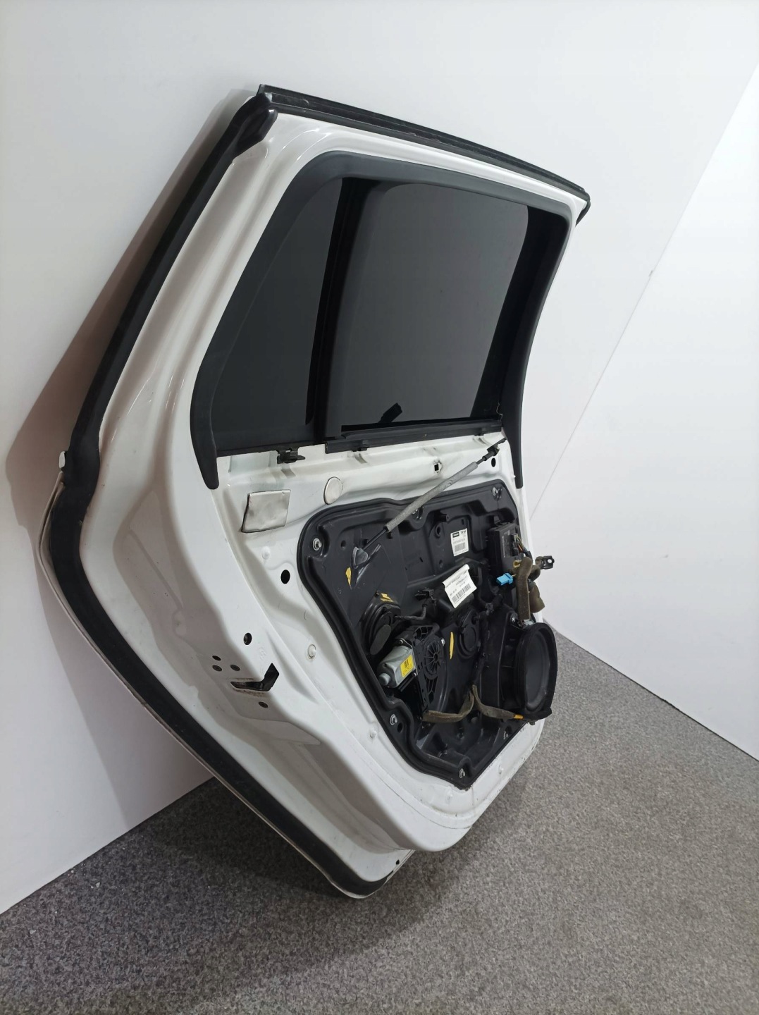 Tür links heck 614 KOMBI Volvo V60 und (2010- )