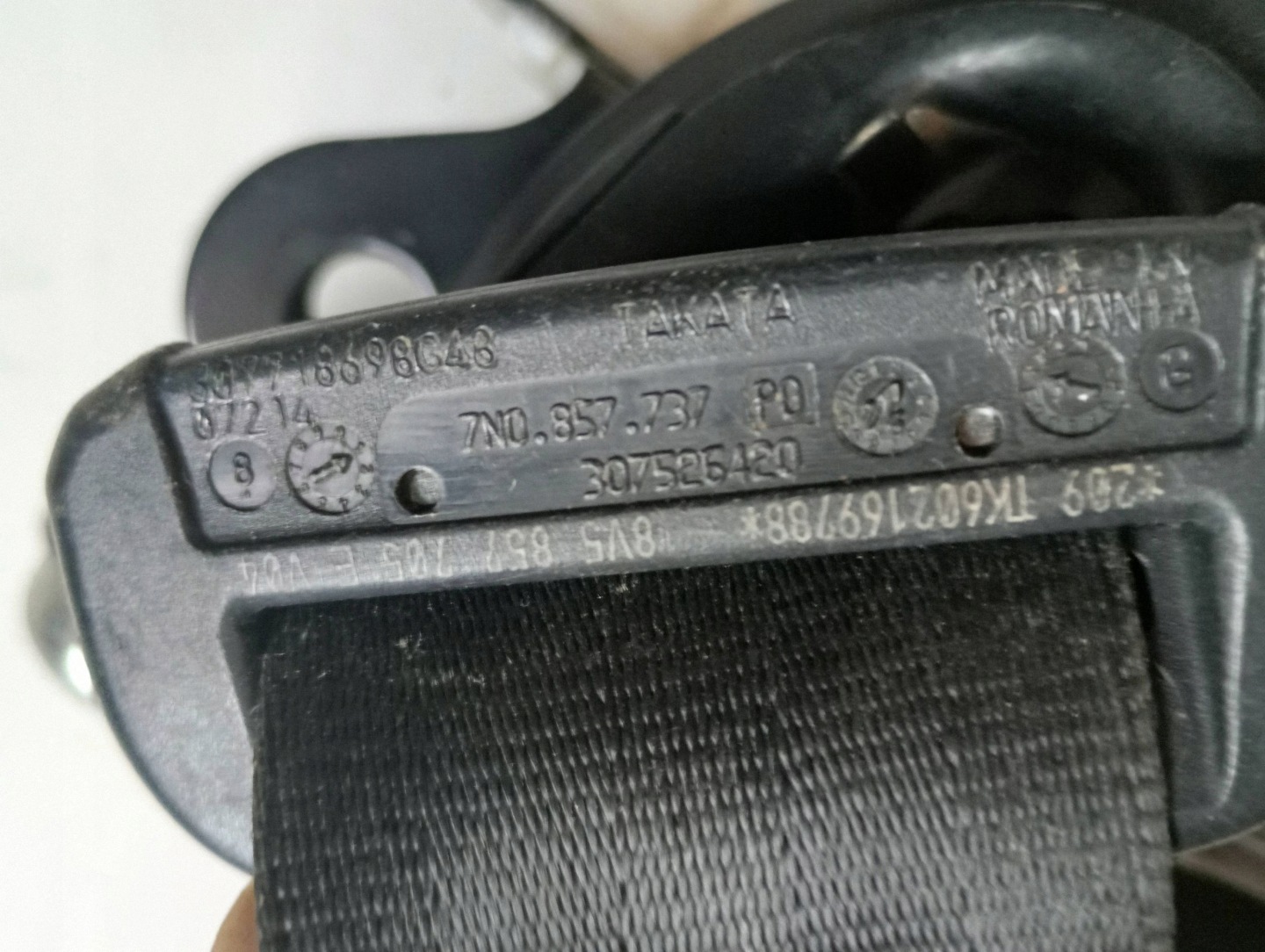 front tension belt safety front side left AUDI A3 S3 8V 8V5857705E