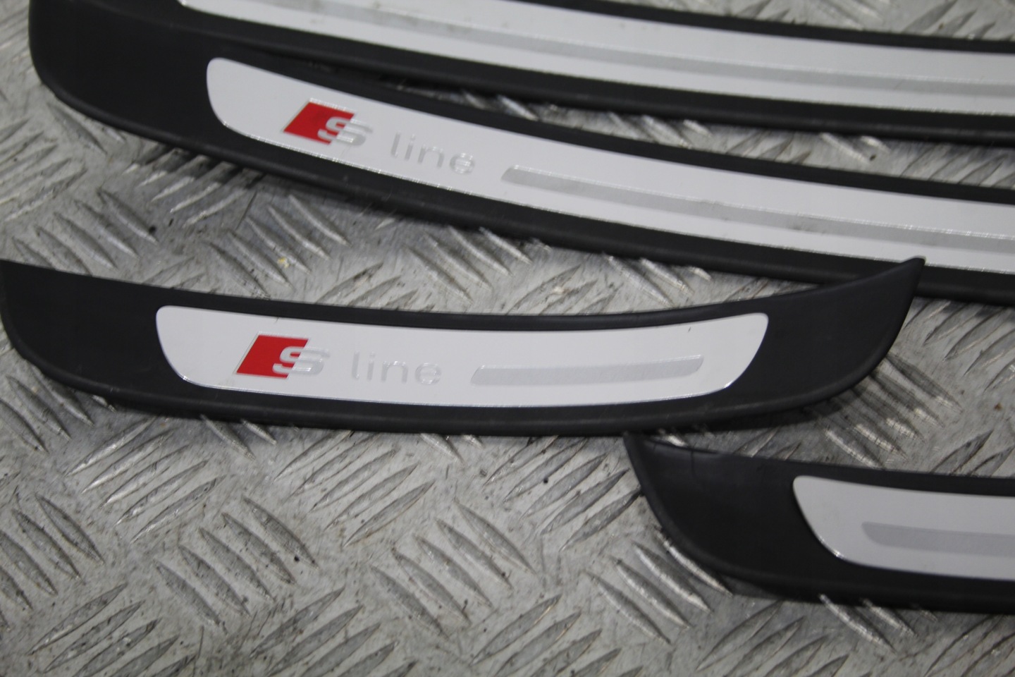 mouldings caps threshold AUDI A6 C7 4G0 4G9 LIFT