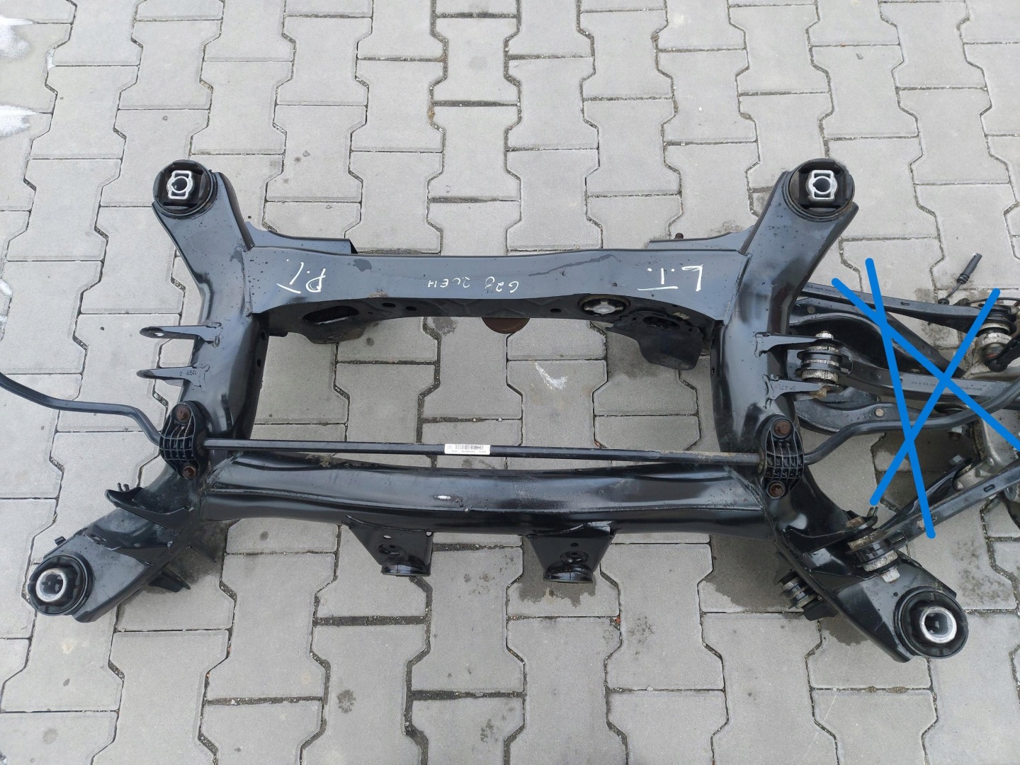 BMW G20 330e Achsträger Achsträger heck
