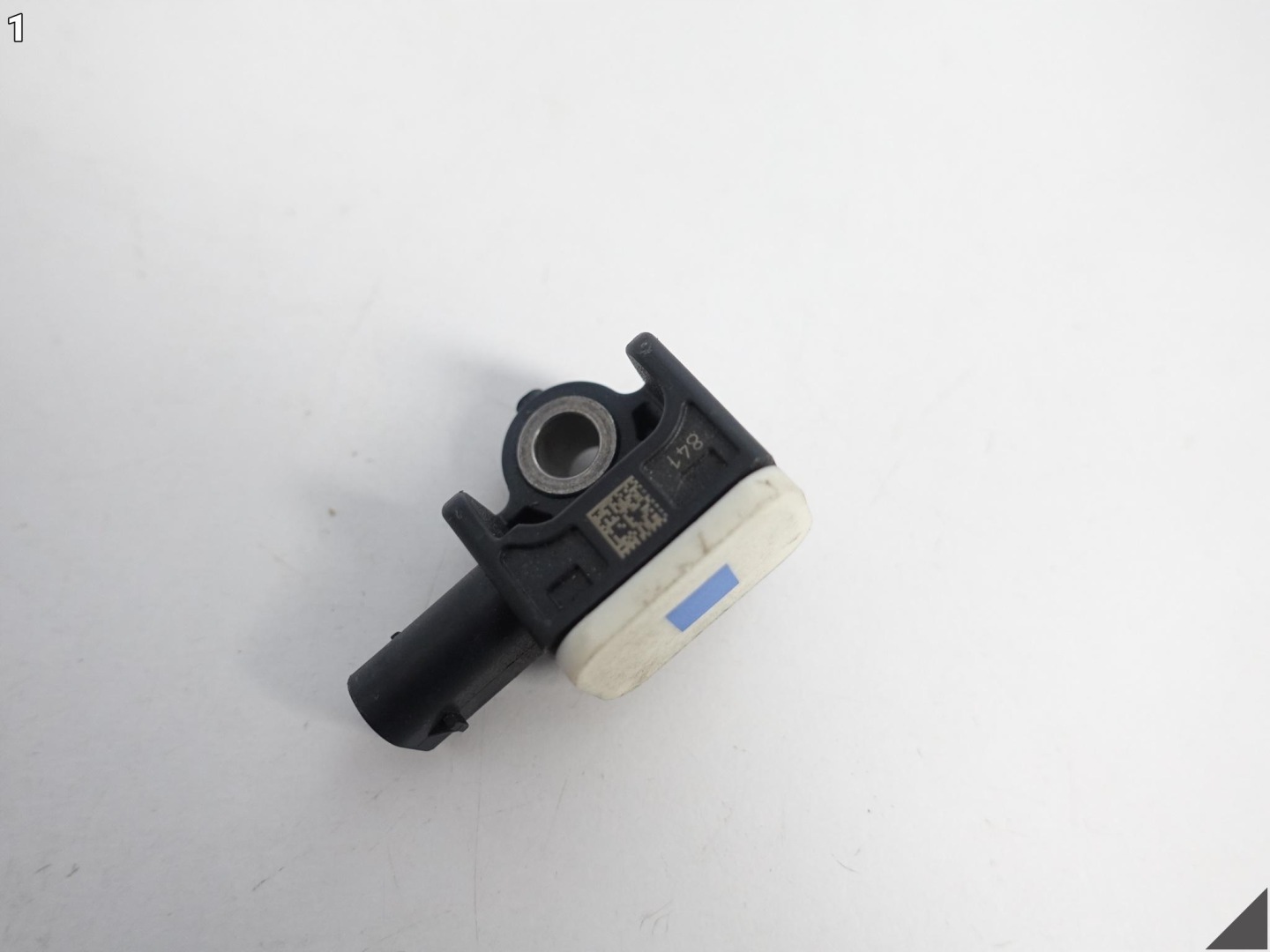VW AMAROK and 2H0 09-20 impact sensor W bumper front L = R