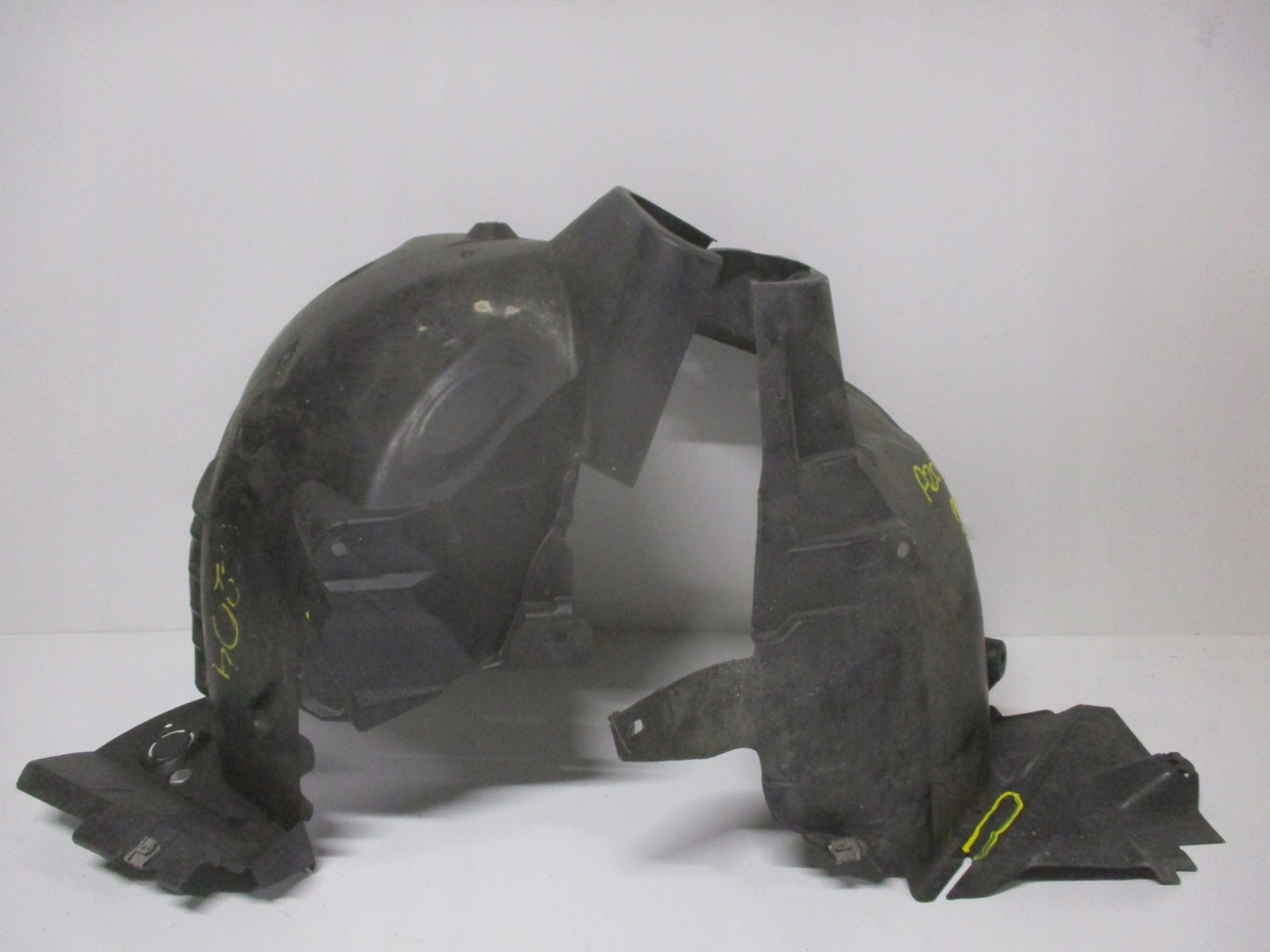 mudguard MERCEDES C-KLASA 204 A2046984030 right