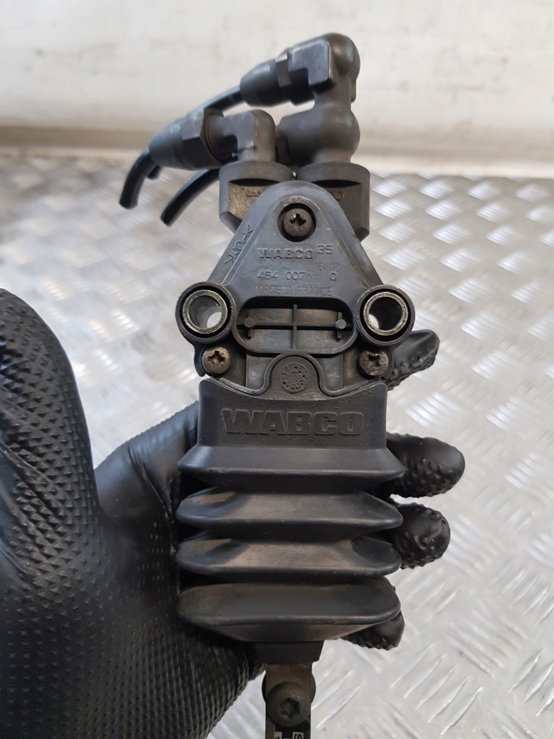 valve POZIOMUJACY cabs 4640070100 SCANIA R420