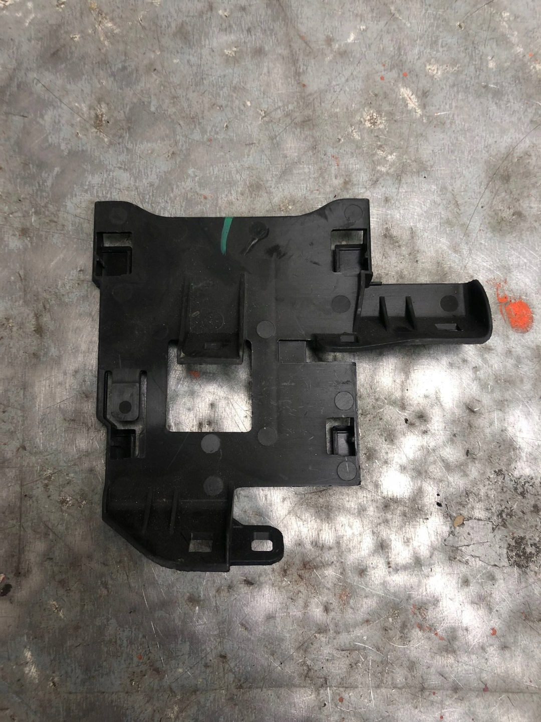 console holder RADARU right rear part AUDI A7 4K8907462