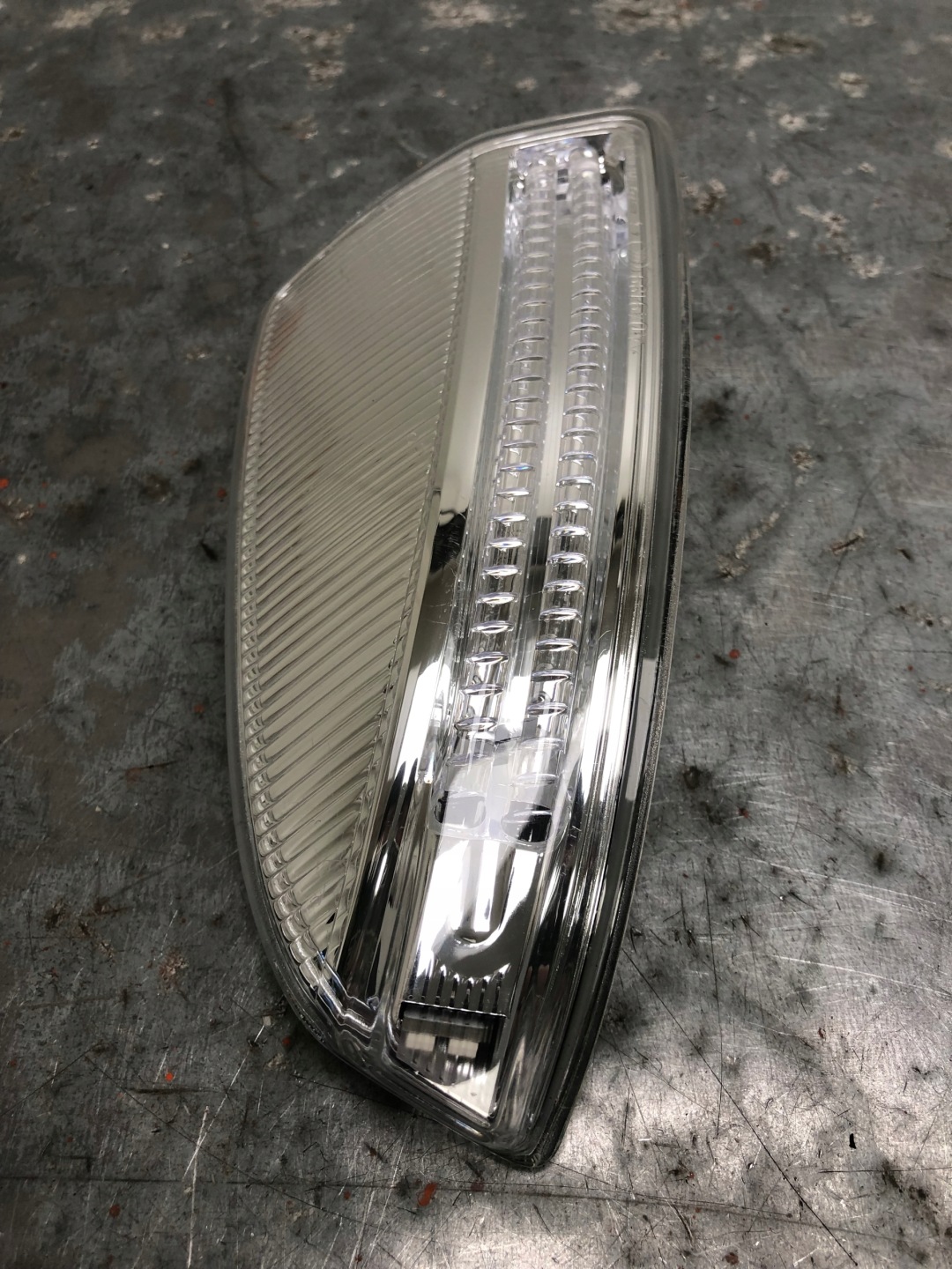 indicator mirrors right MERCEDES W204 A2048200821
