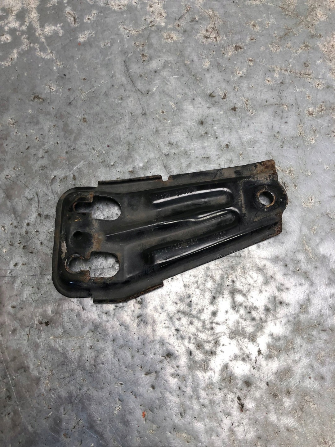 console holder WOZKA FORD FOCUS MK4 JX61-A101A80-AB