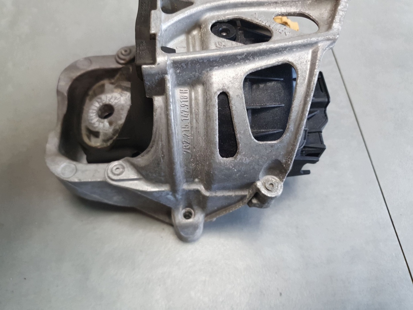 Audi Q7 4M holder engine mount 782215147918
