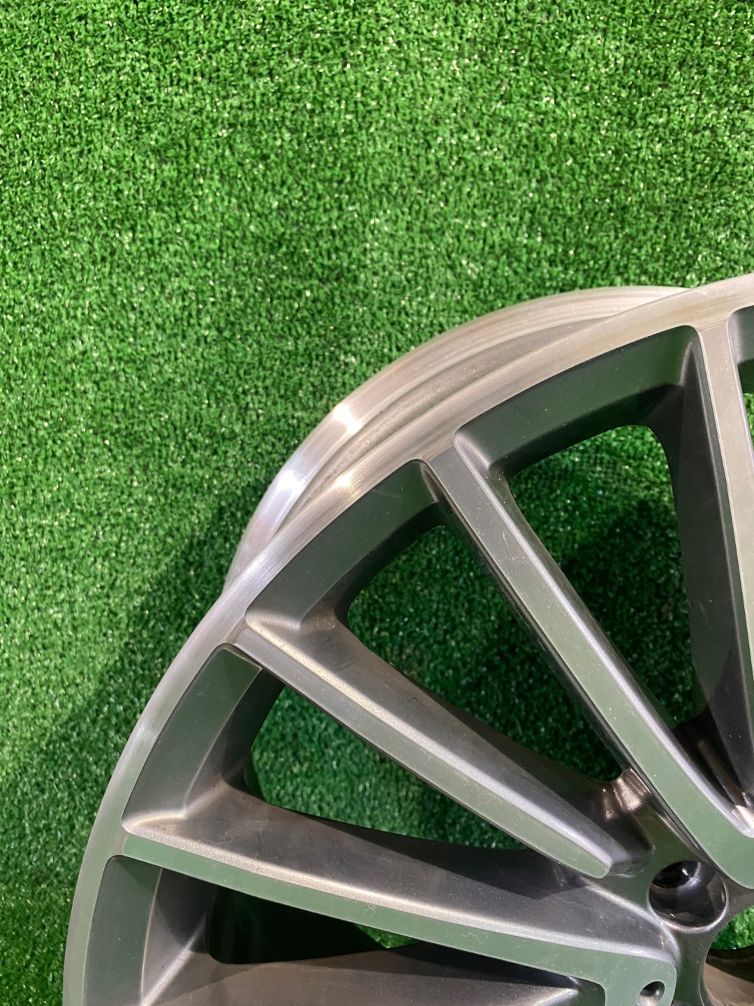 disk MERCEDES S-KLASA W223 21” 10J ET48 NR.F044
