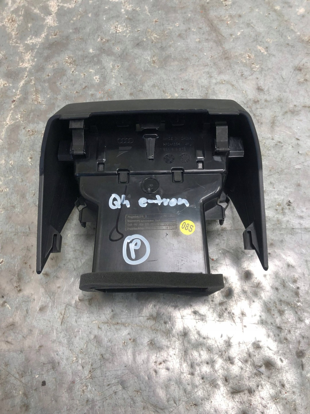 grid air conditioning devices rear part AUDI Q4 E-TRON 89A819203