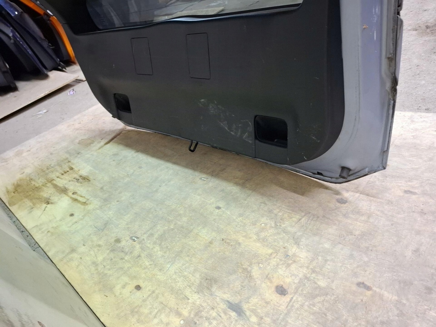 rear trunk door boot Toyota Prius 3 XW30 2011