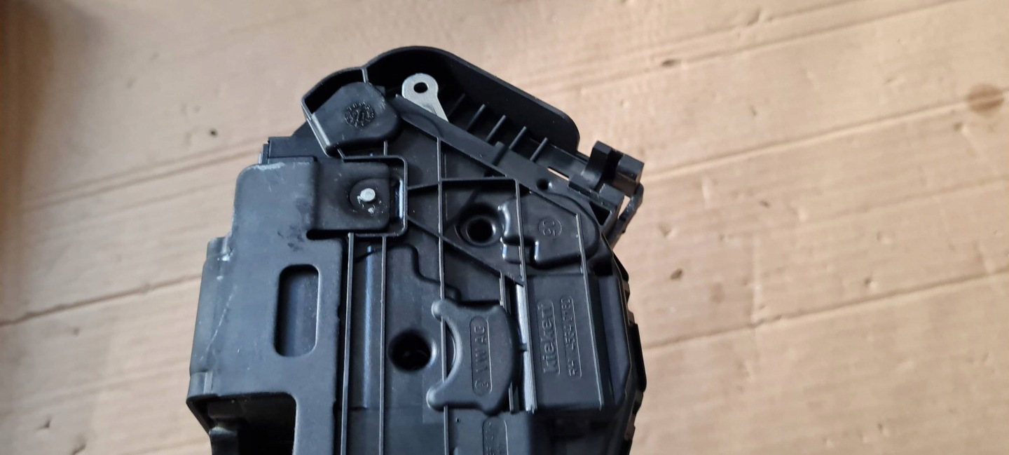 Q3 83A lock door right front front 5TB837016C VW AUDI